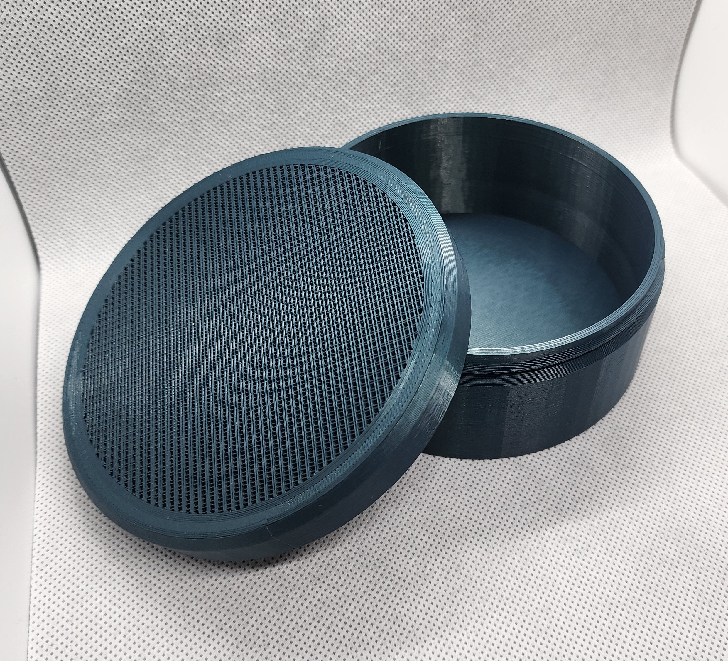 Screw-Top Desiccant Container
