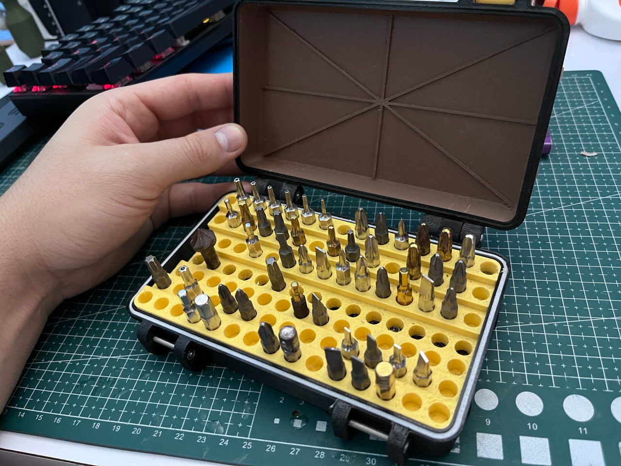 Screwdriver bits box