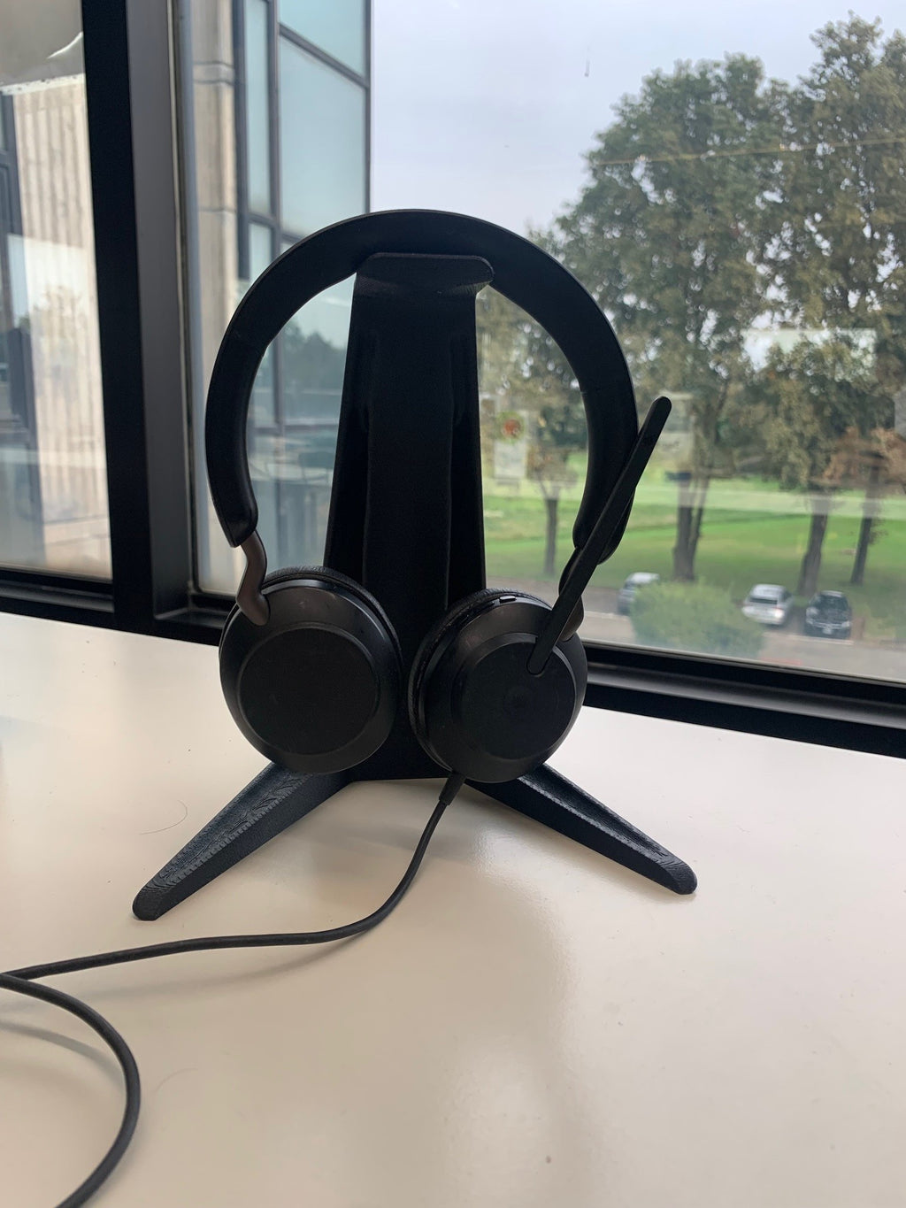 Topologically Optimized Headphone Stand