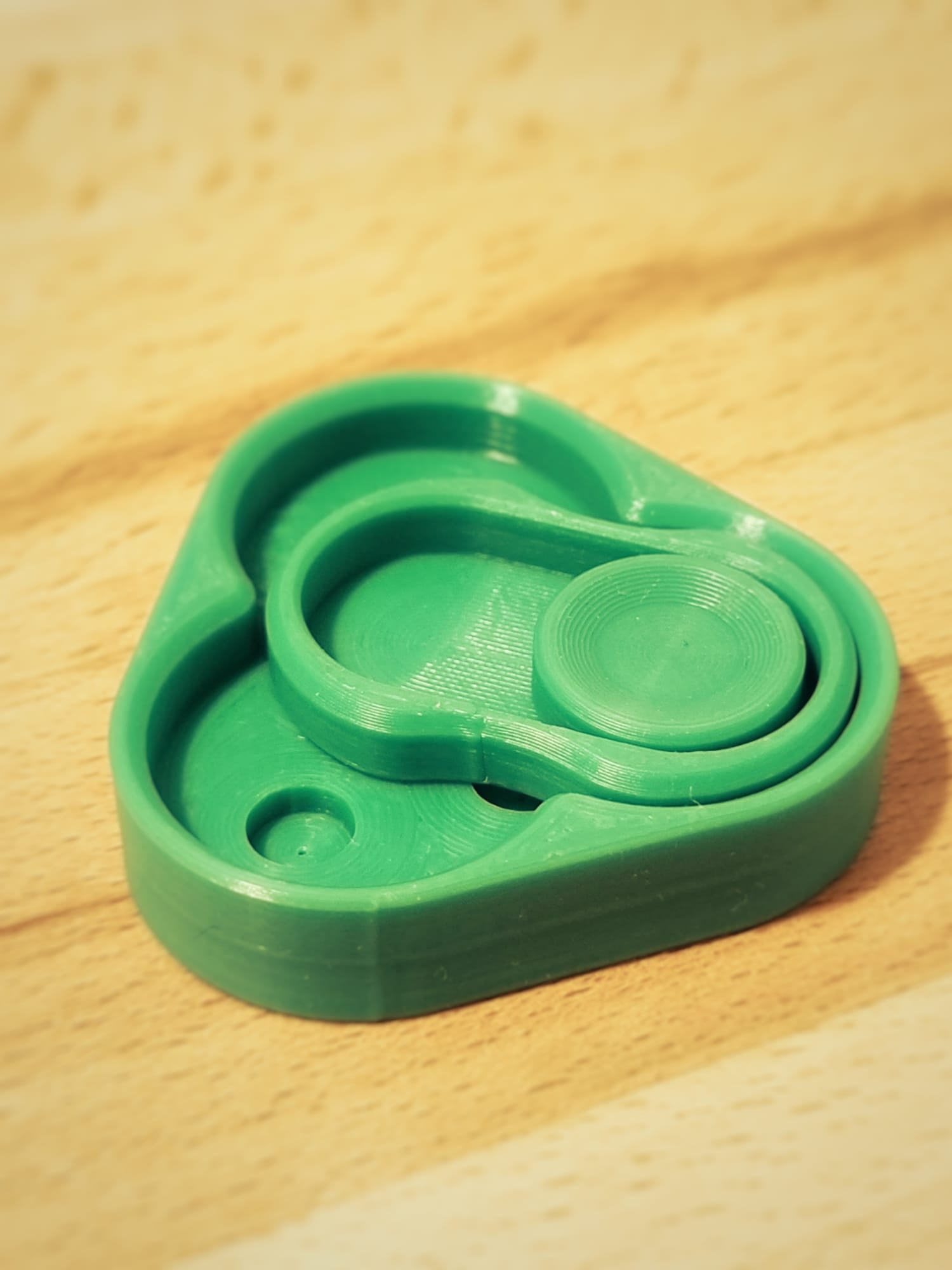 Magnetic sliding fidget