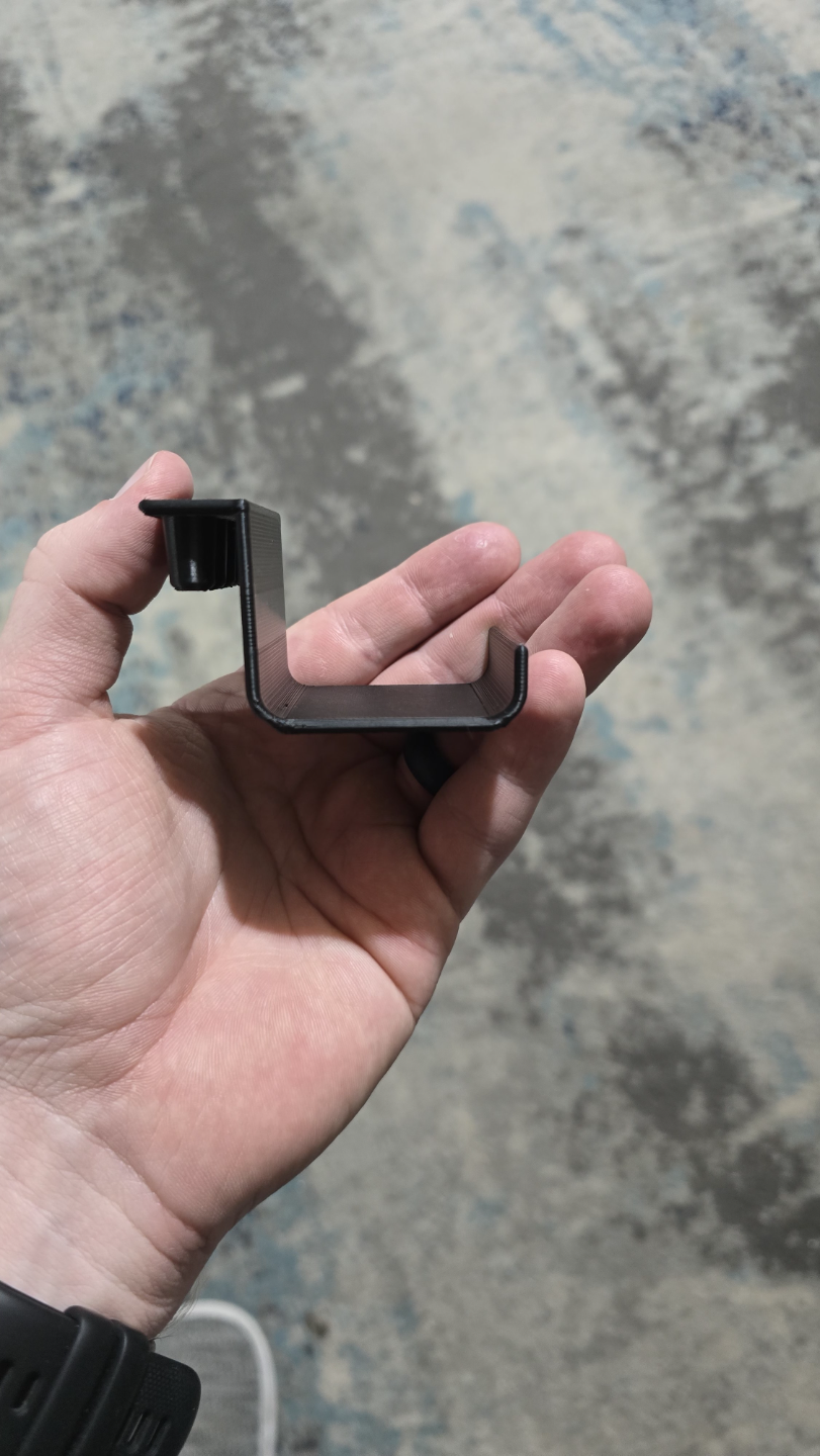 Xbox series X headphone hook