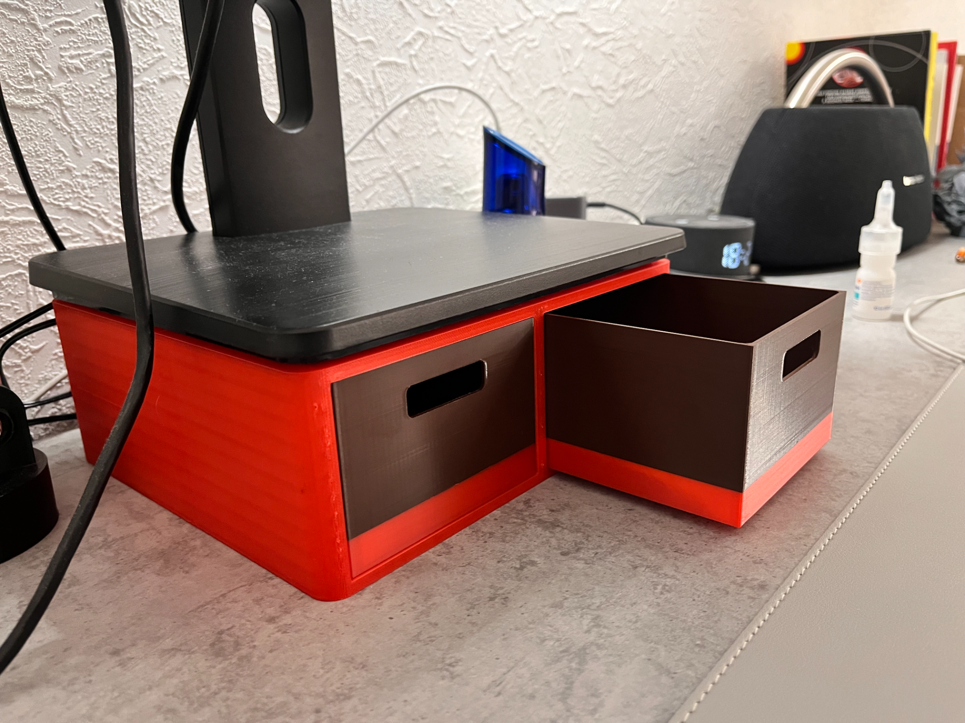 Monitor stand / support