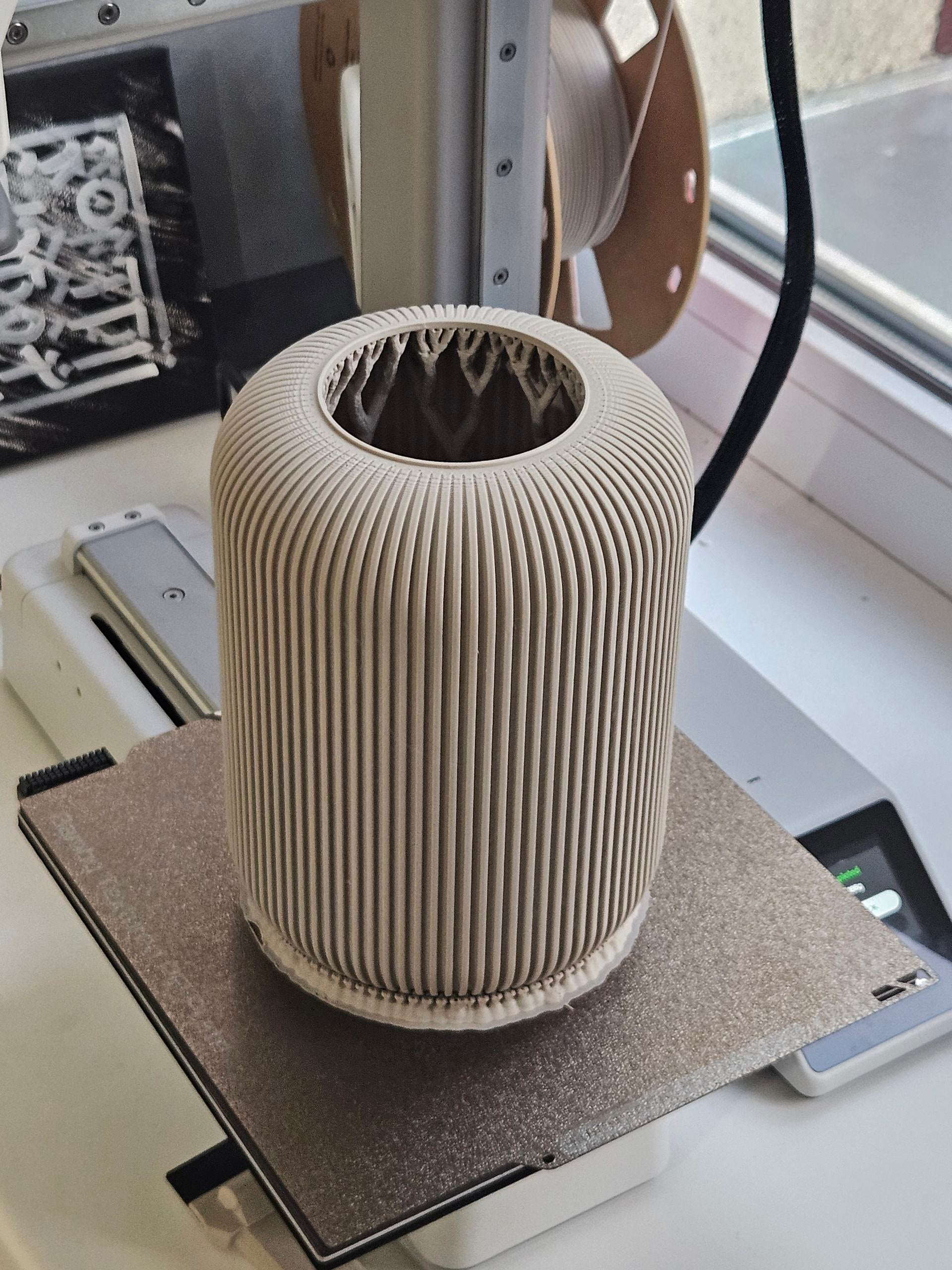 Stylish square ribbed lamp