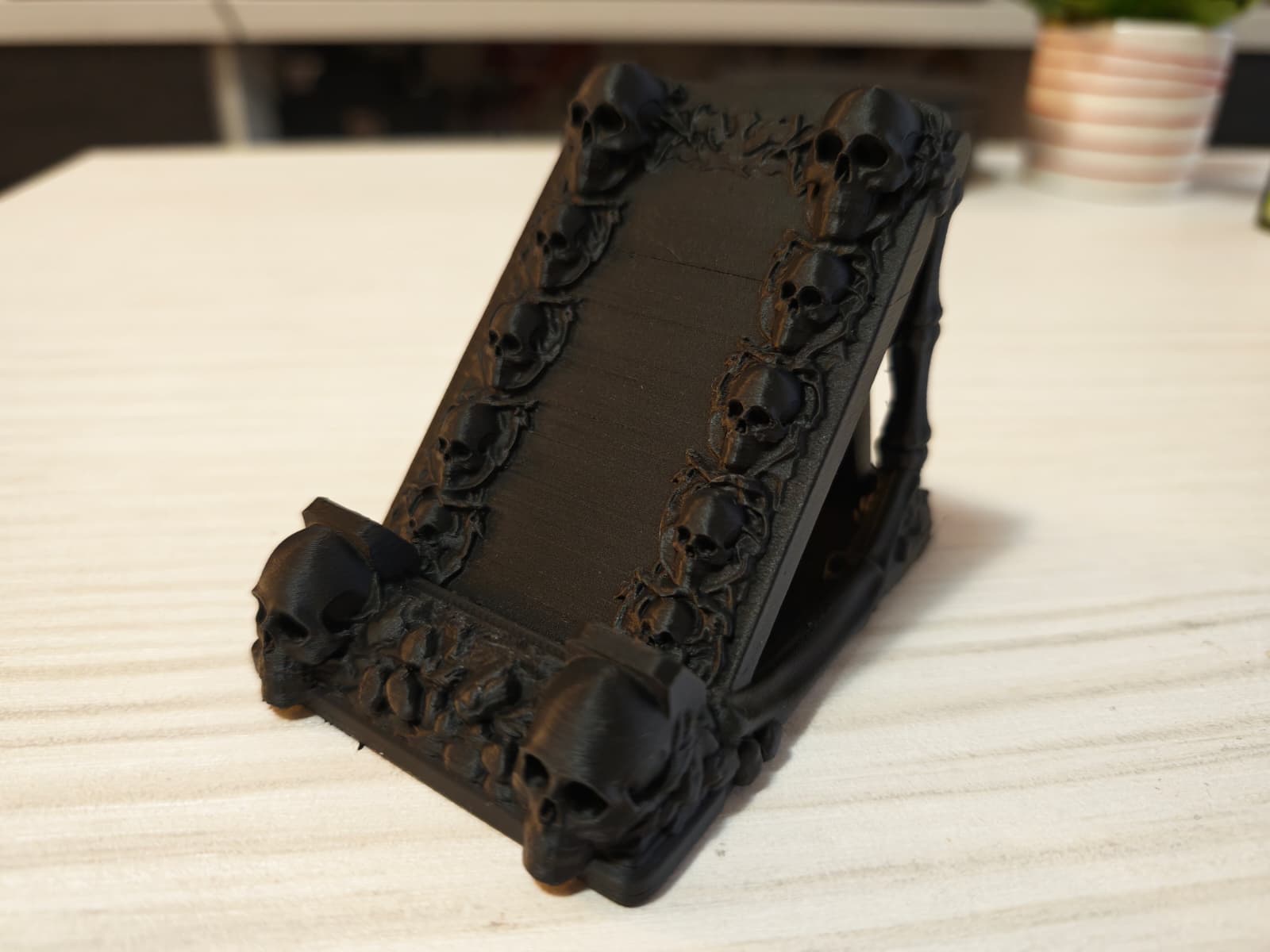Skull Phone Holder