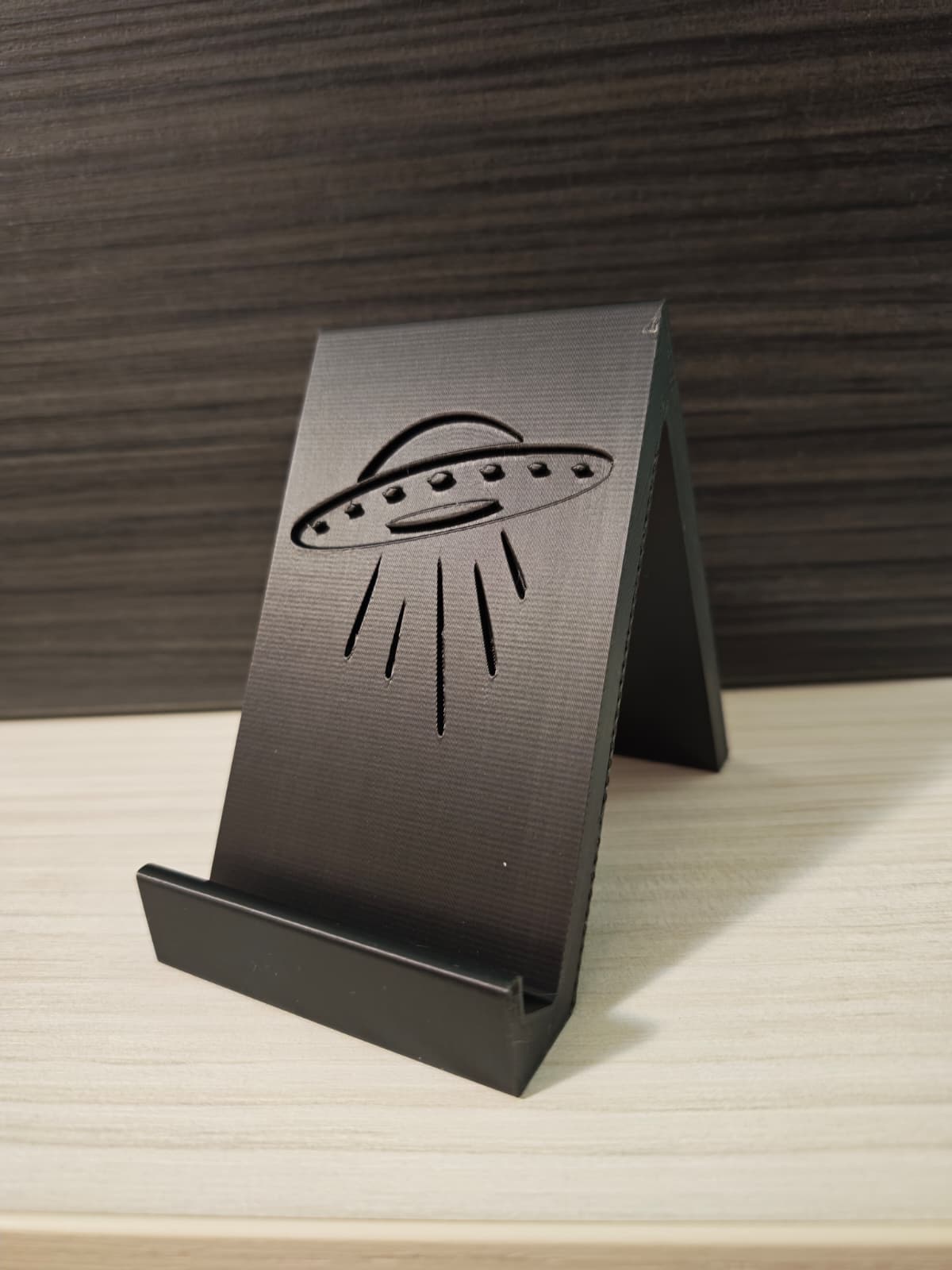 Alien UFO Phone Stand (simple build)
