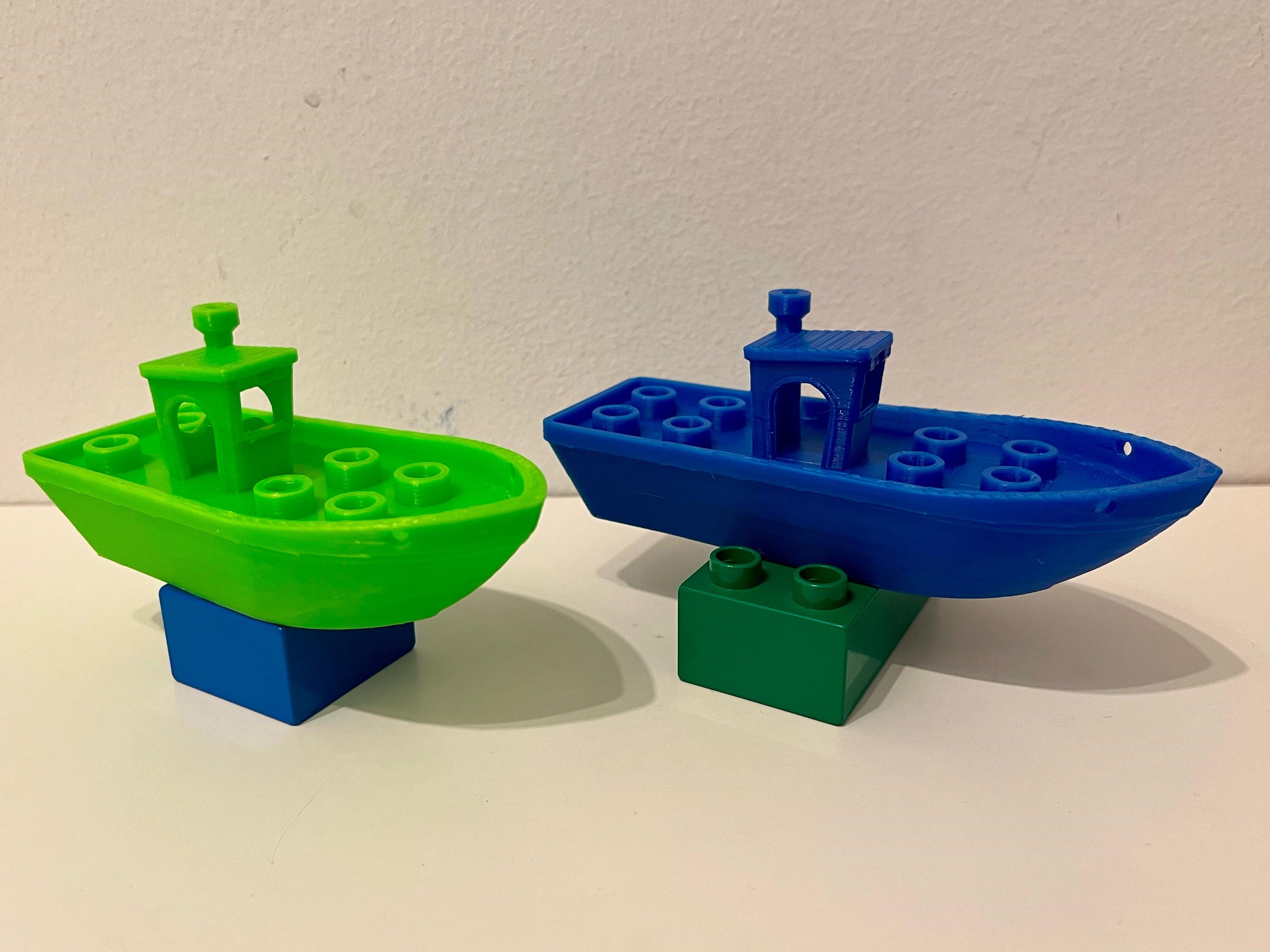 Duplo Benchy (stable floating & no supports!)