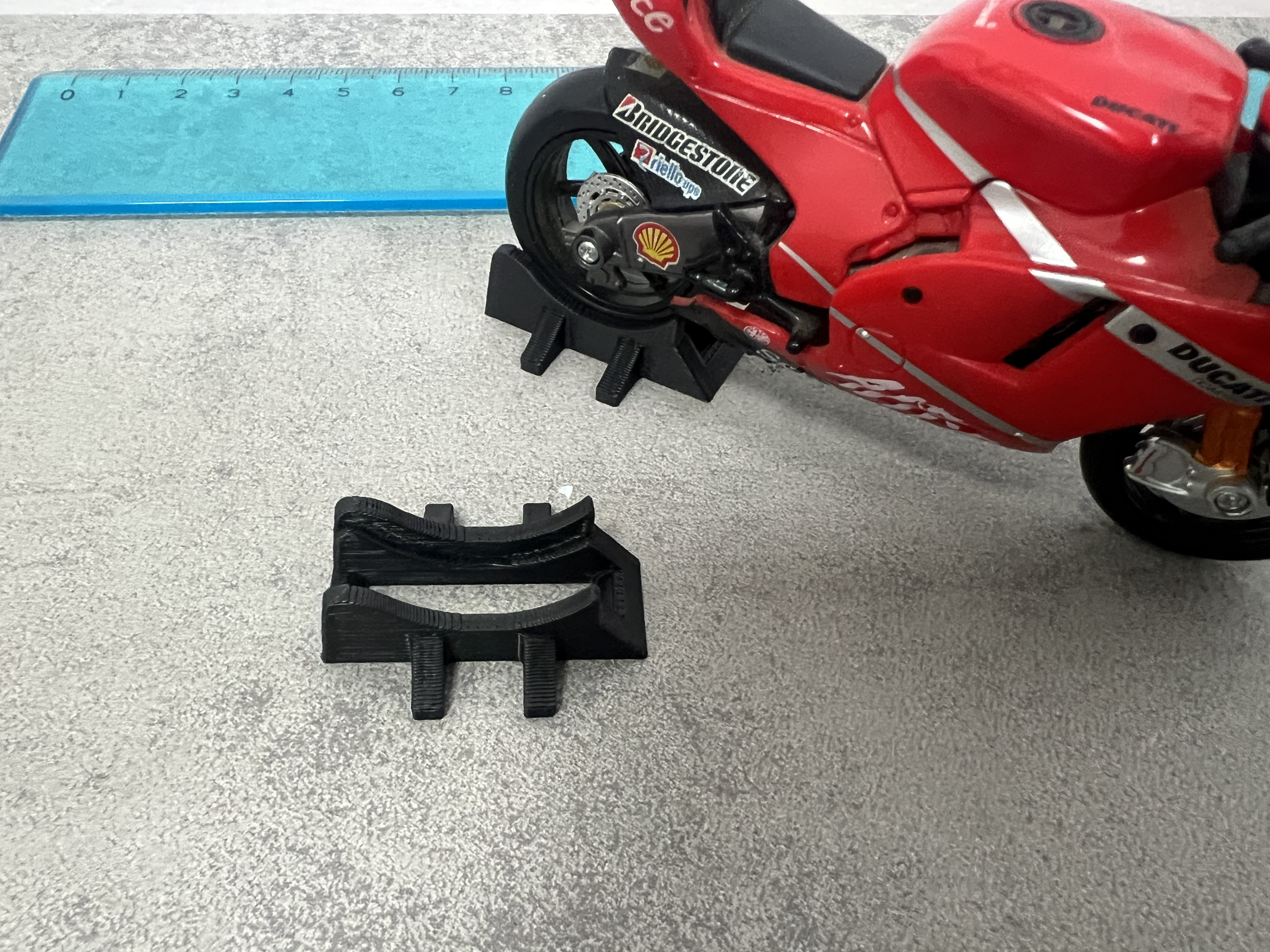 Maisto 1:18 motorcycle stand