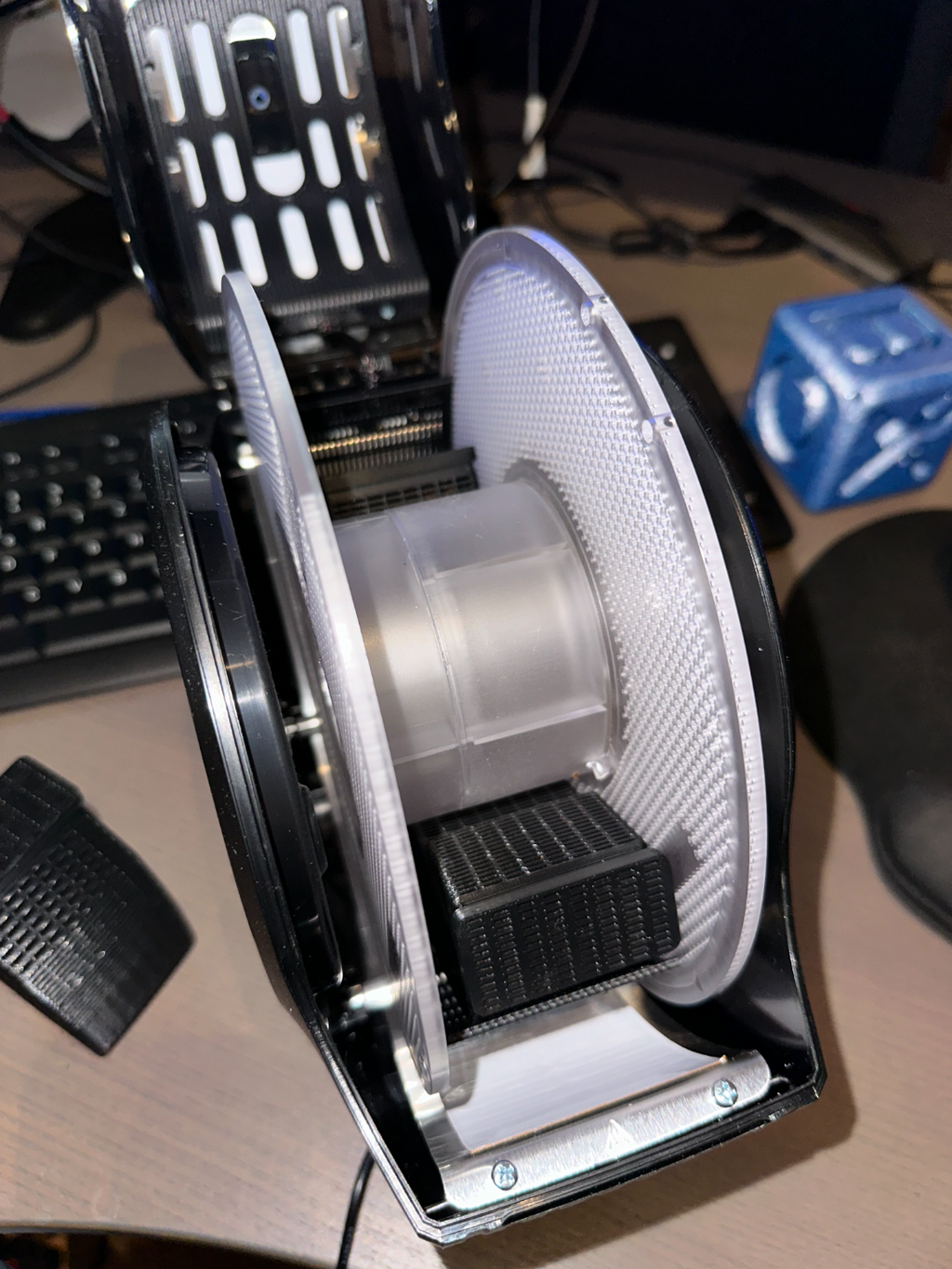 Desiccant Spool-Basket for drying with Bambu Lab spools