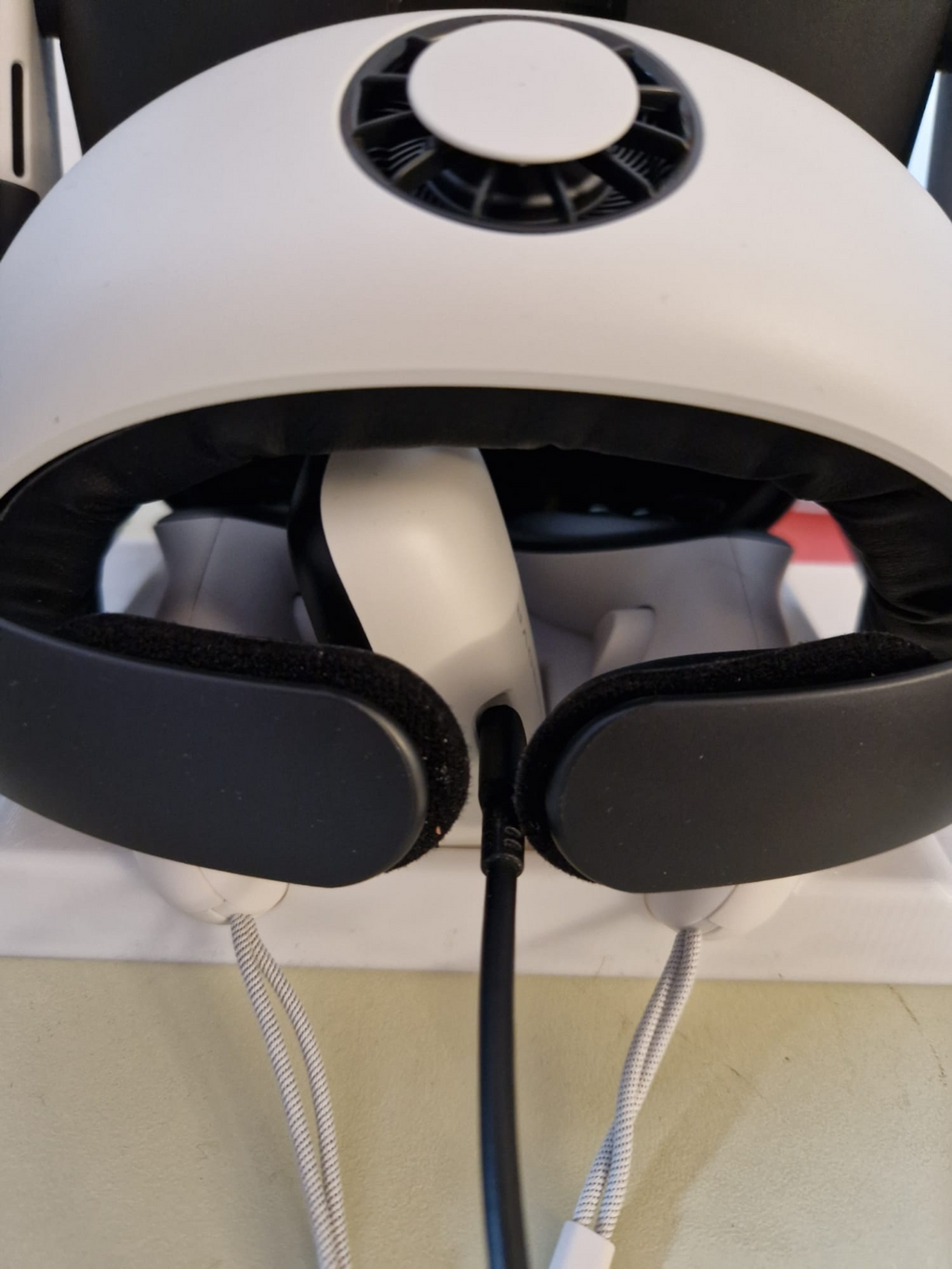 Quest 3 - BOBO VR S3pro controller holder dock