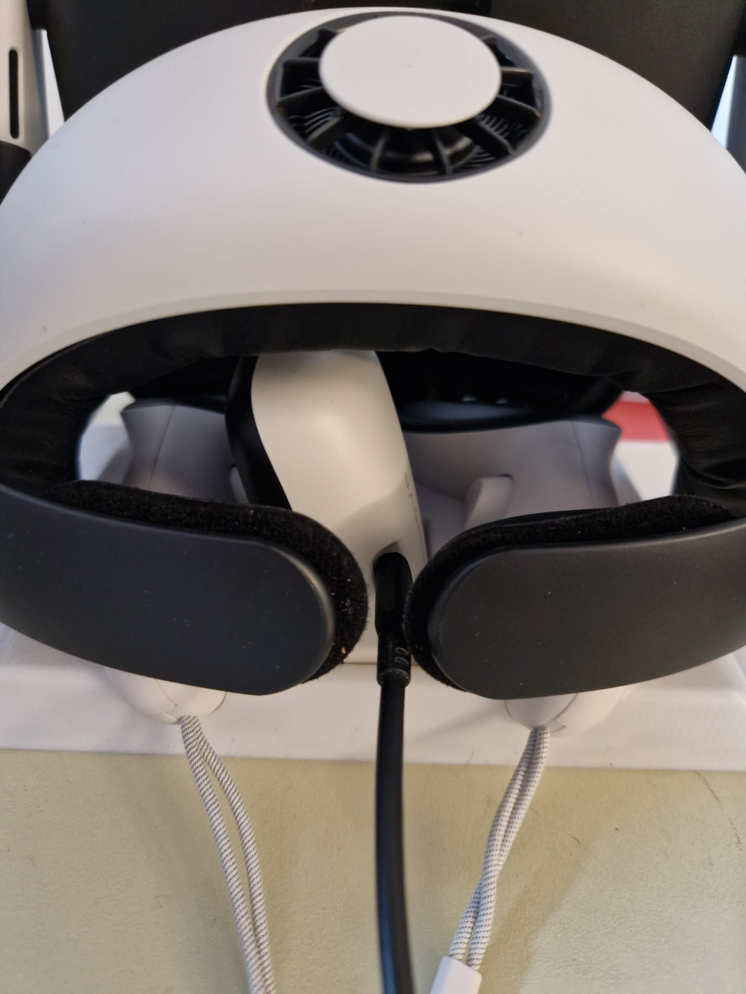 Quest 3 - BOBO VR S3pro controller holder dock