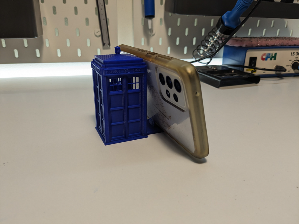 Tardis Doctor Who Phone Stand || print-in-place