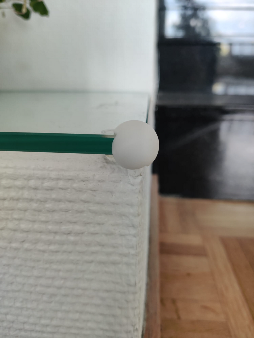 Furniture corner rounder