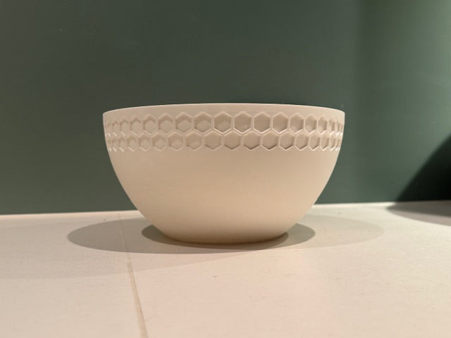 Minimalist Honeycomb Bowl – 20 cm