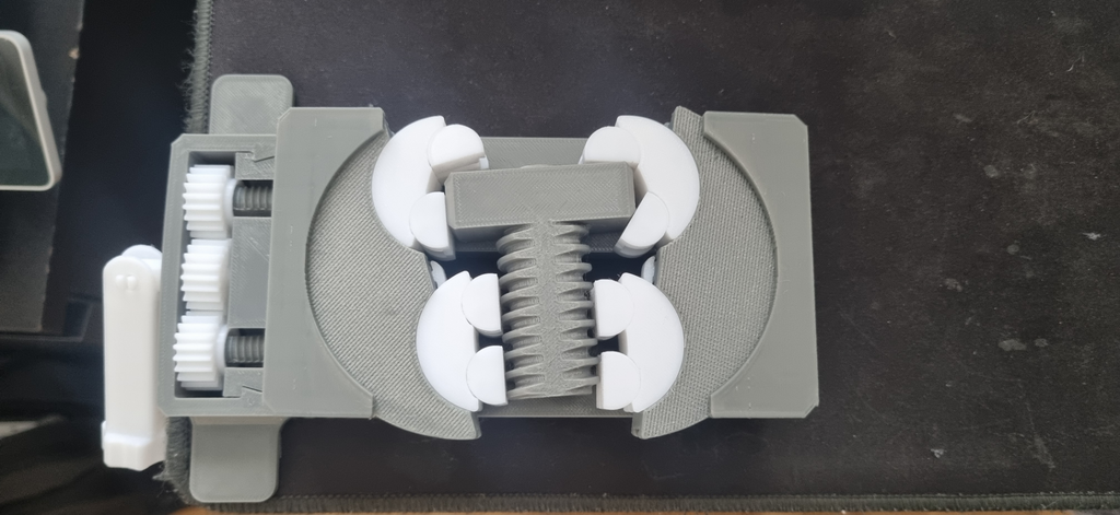 Fully 3D Printed Fractal Vise