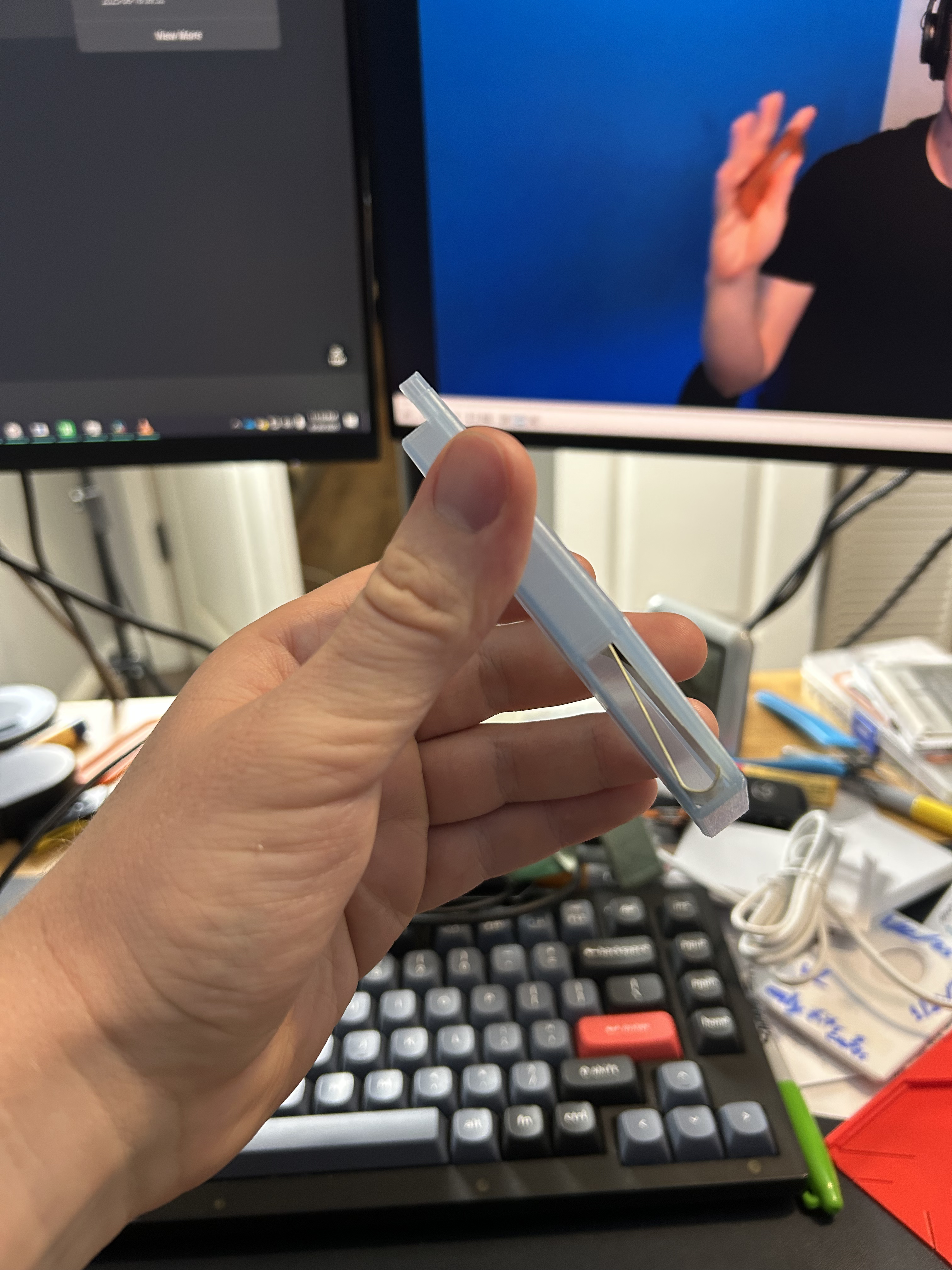 Magsafe wallet with money clip