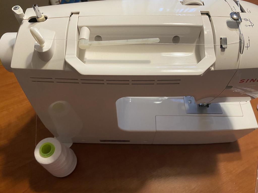 Singer 7426 Large Spool Sewing Guide