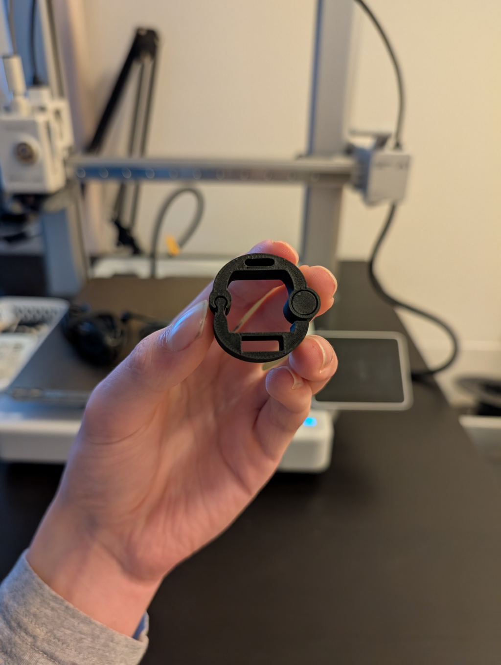 Cable clip with inserts to USB A and USB C 3 Sizes
