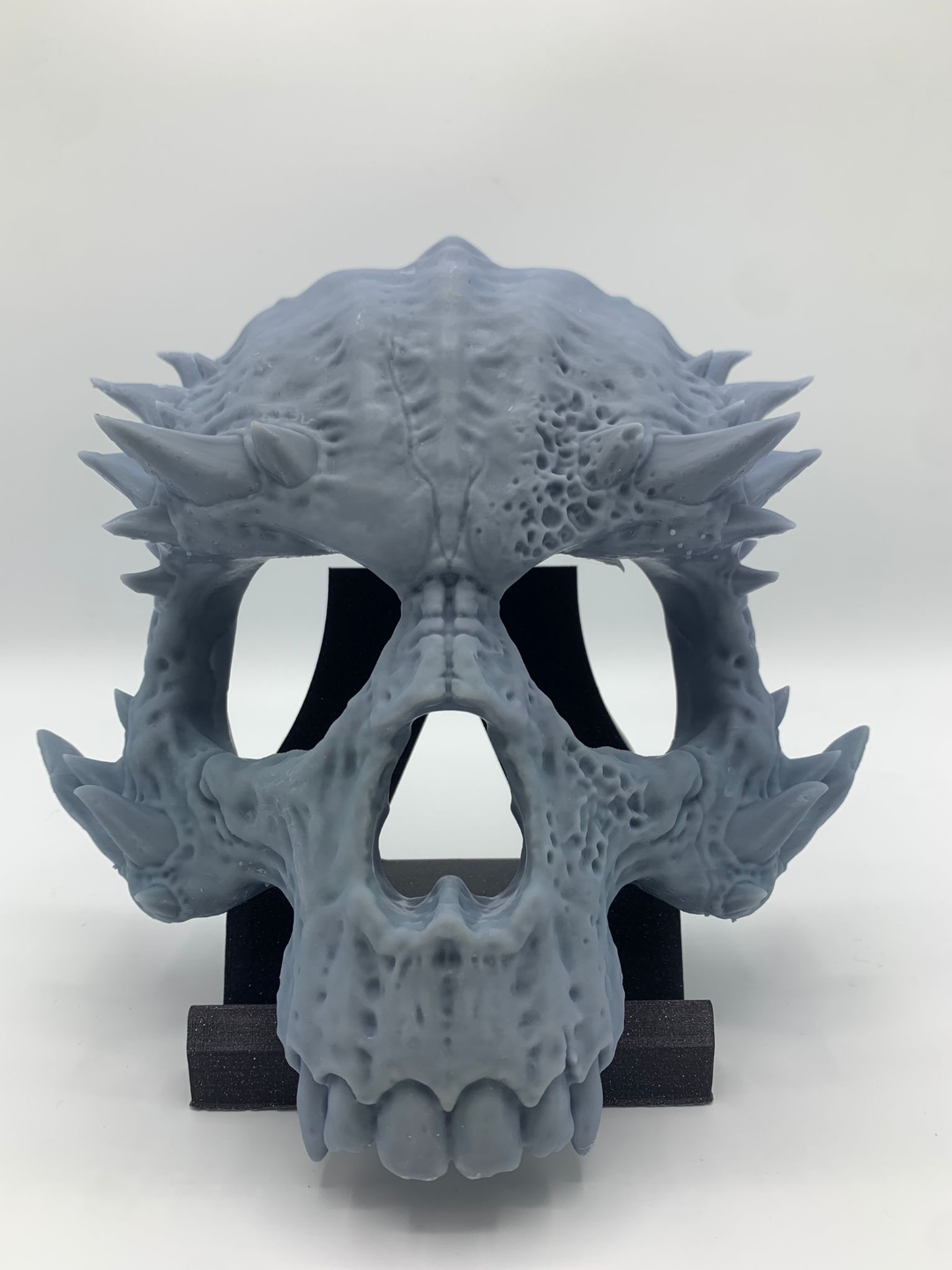 creepy hallowen demon mask