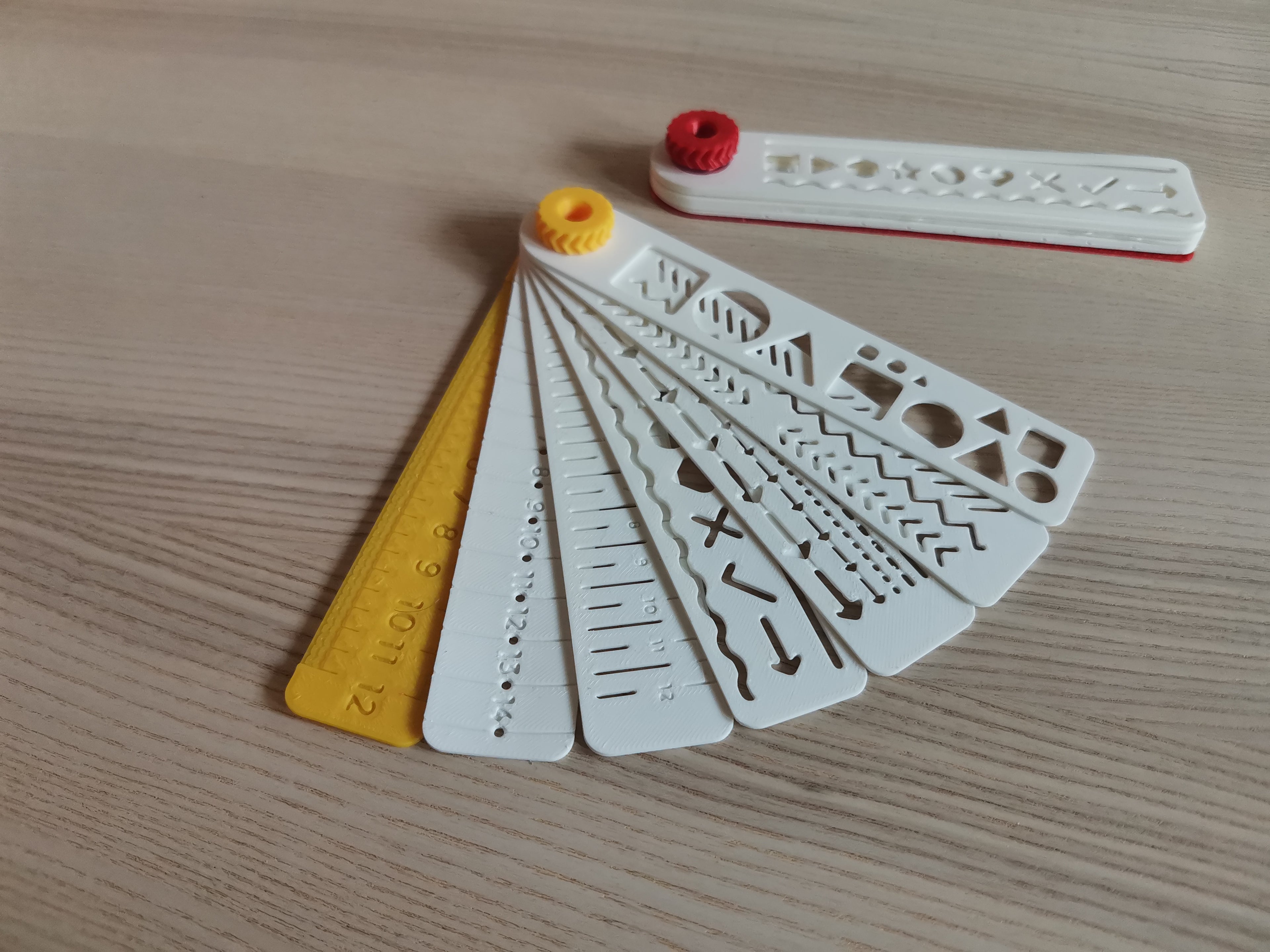 Foldable Modular Ruler & Stencil Set