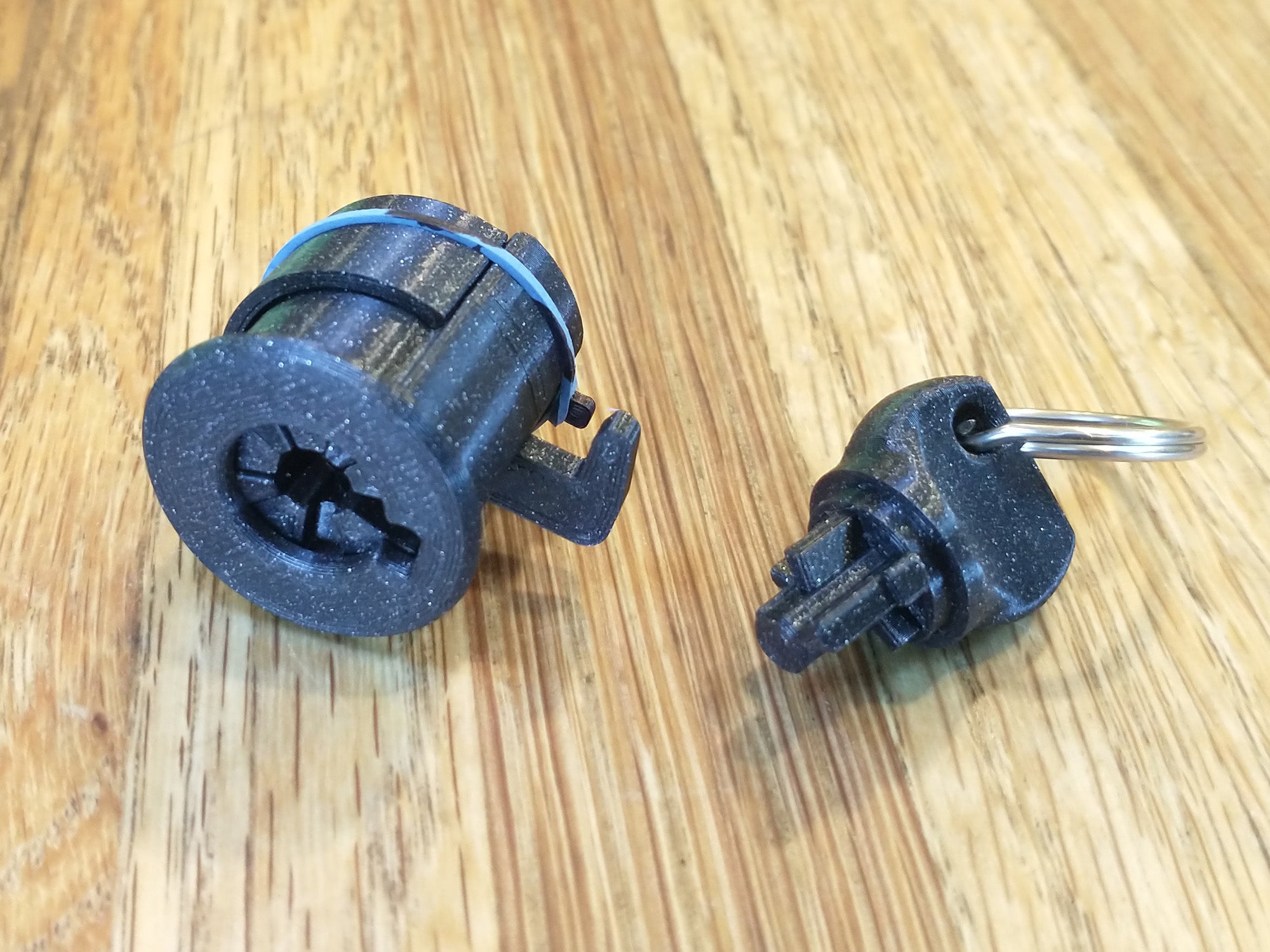 Barrel Chest with Re-Keyable Lock