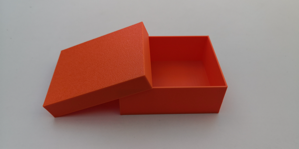 small box with lid 62mm x 50mm x 23mm