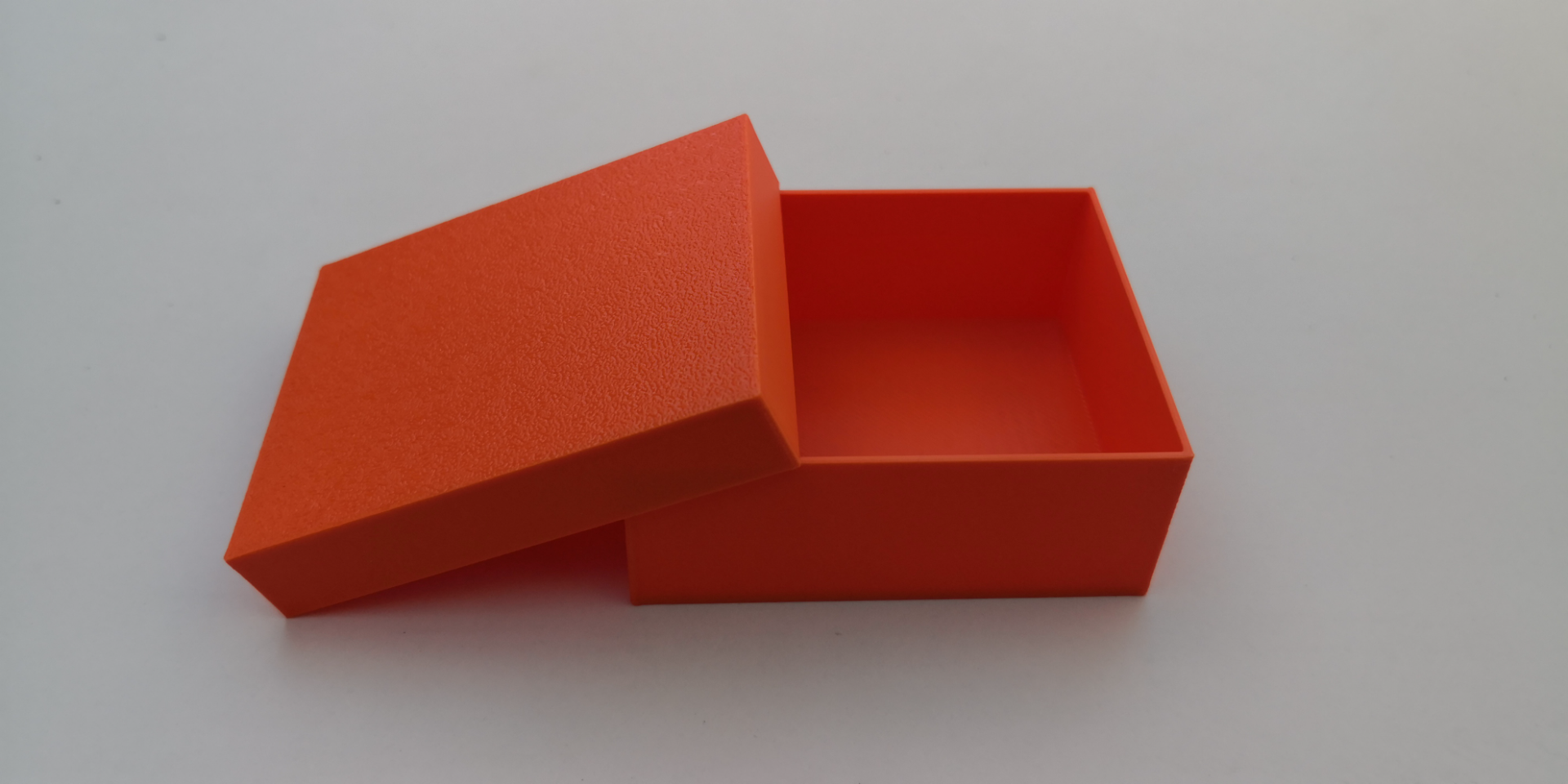small box with lid 62mm x 50mm x 23mm
