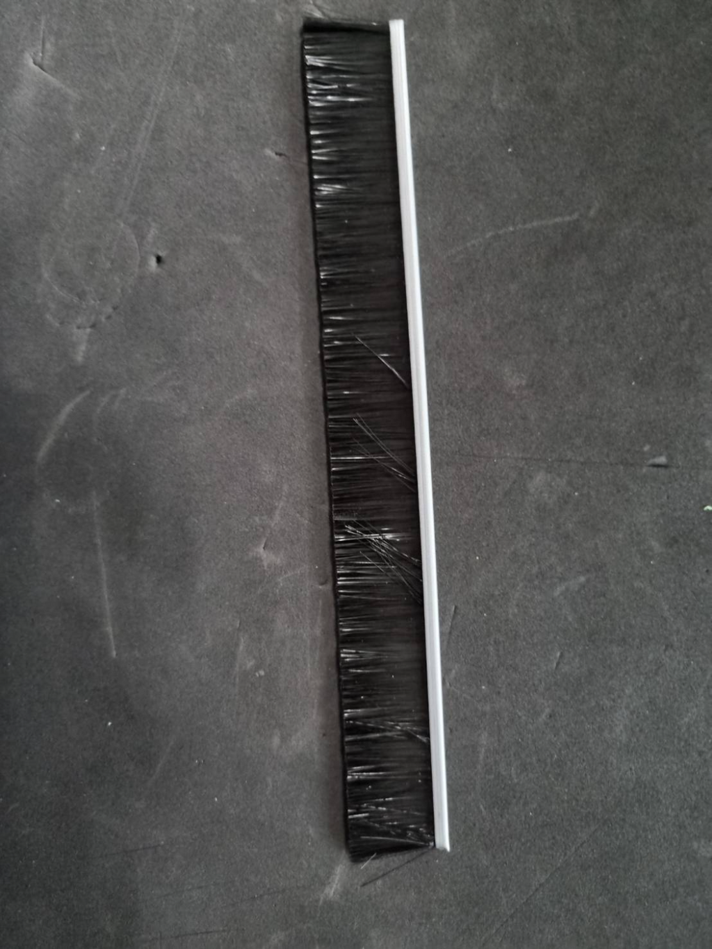 10 INCH RACK MOUNT FOR CABLE BRUSH MANAGEMENT
