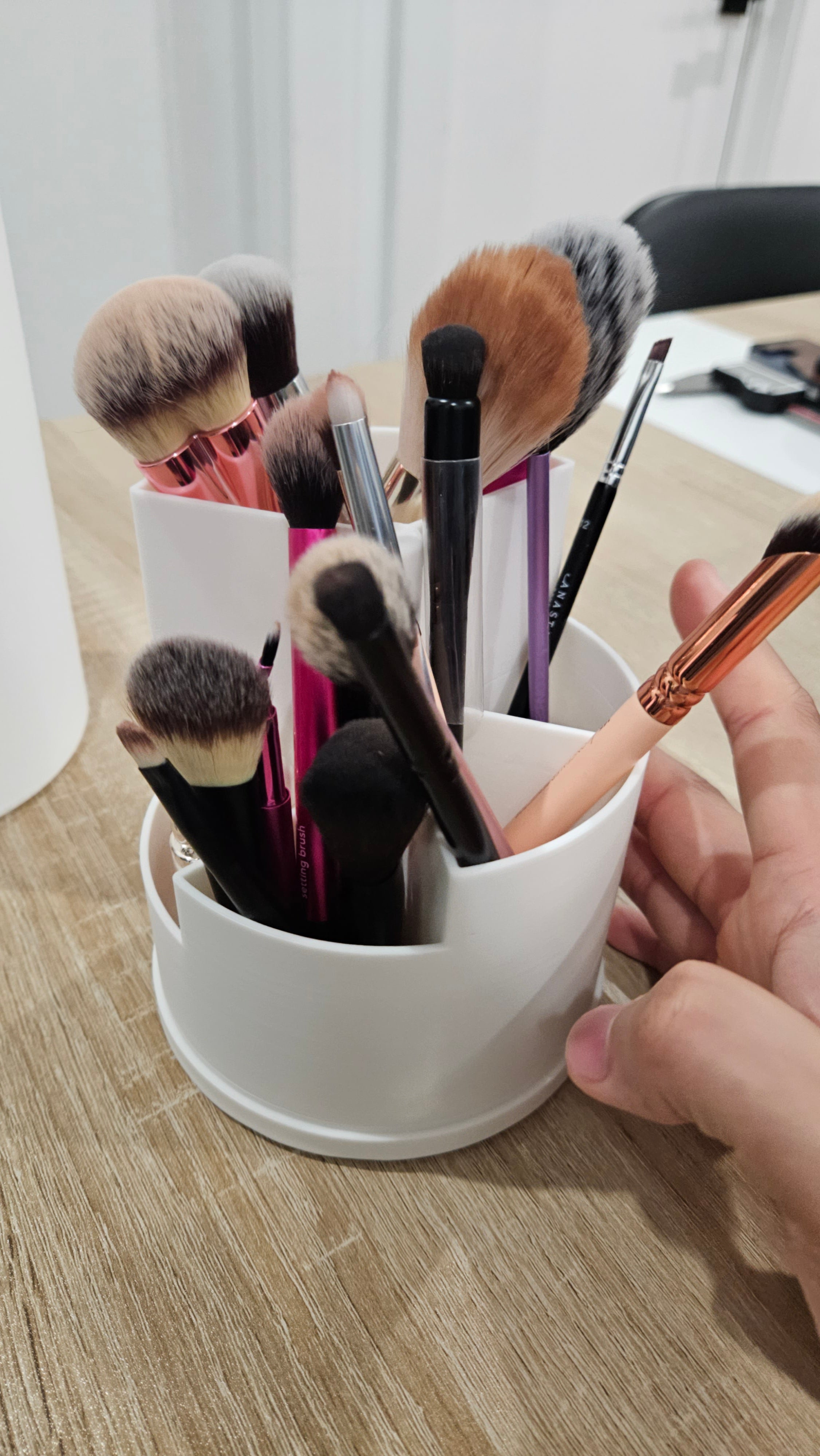 Makeup Brush Holder with Lid