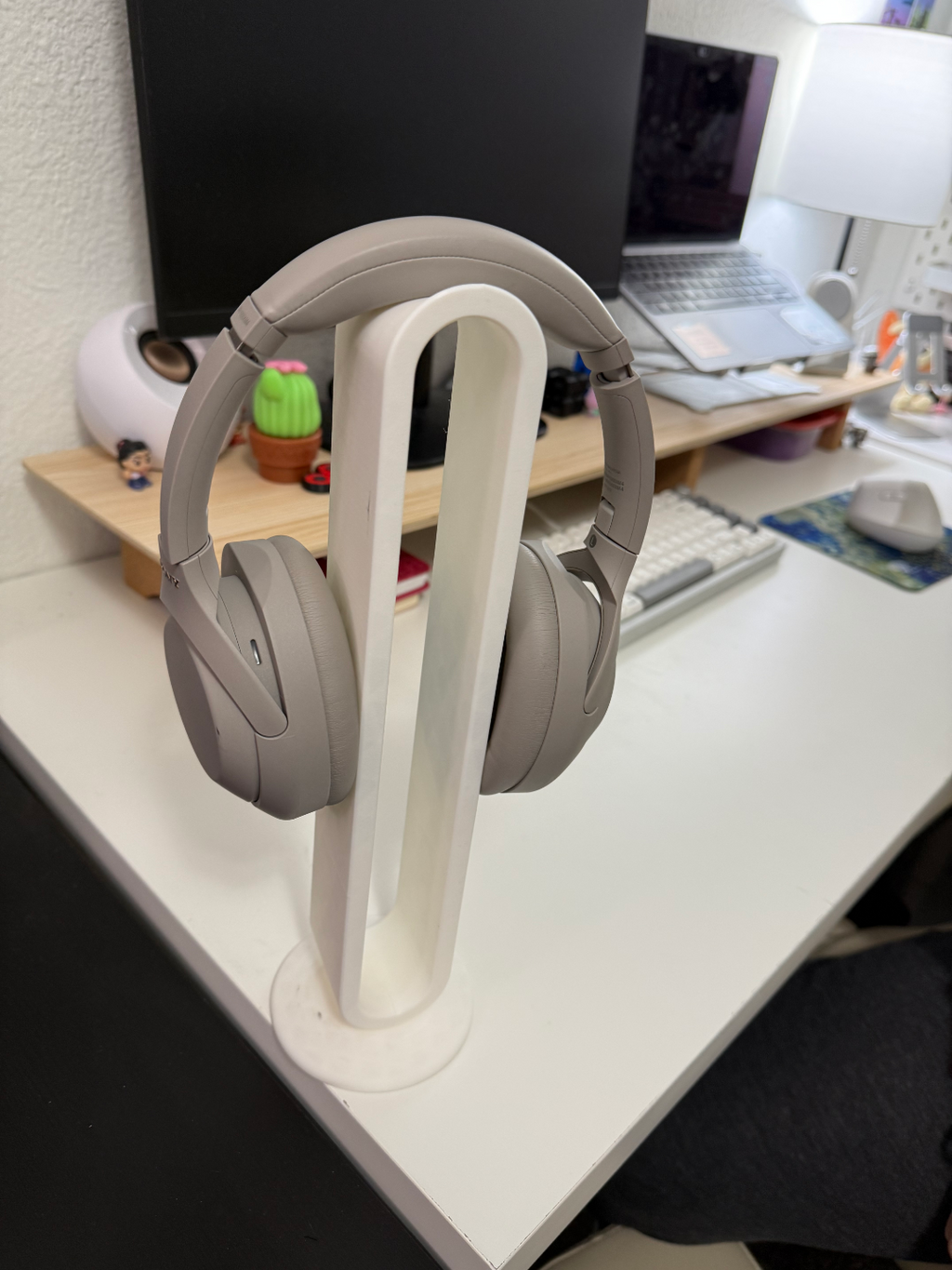 Very Tall Headphone Stand