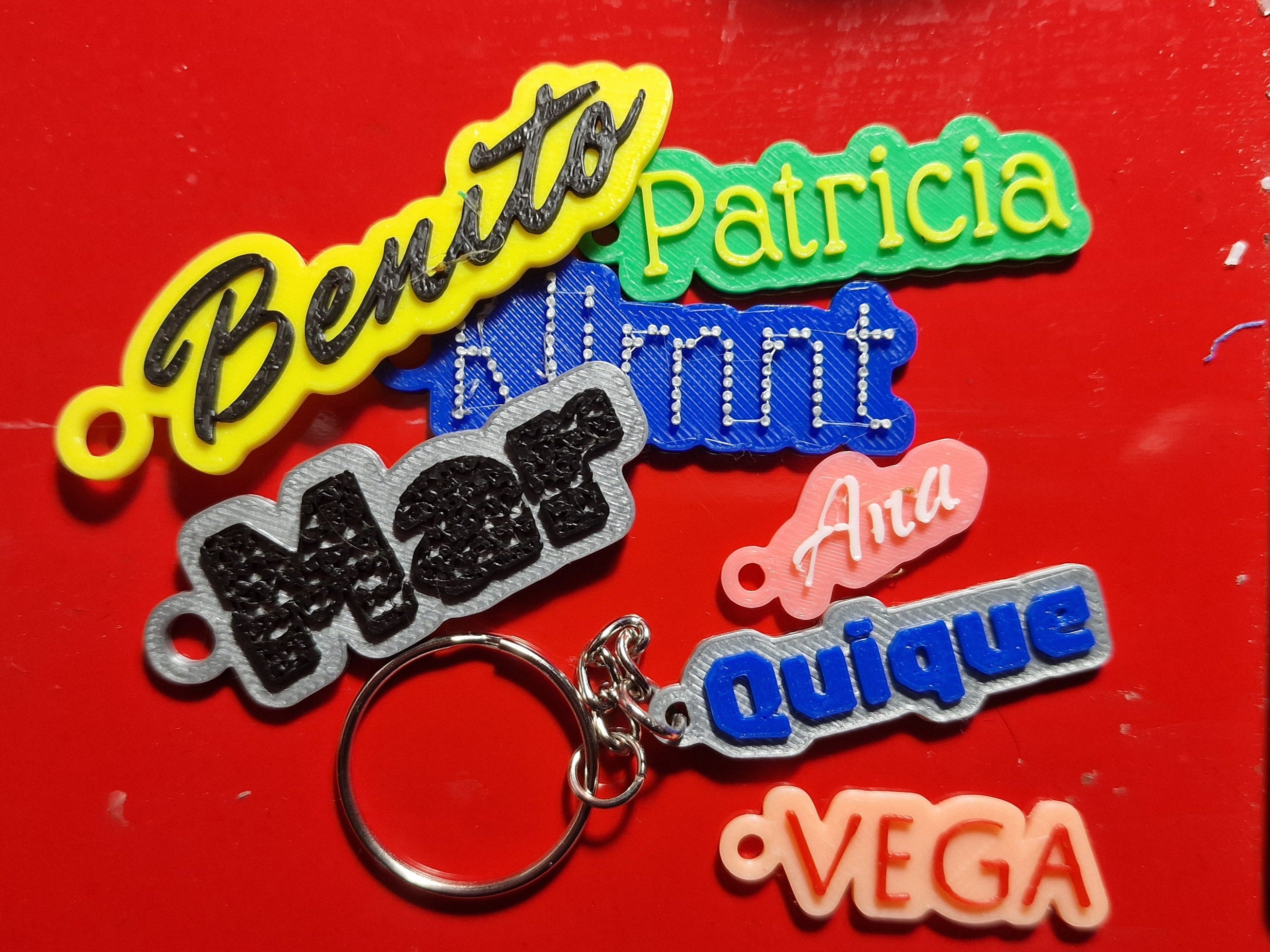 Customizable name keychain V3 (+8000 fonts)