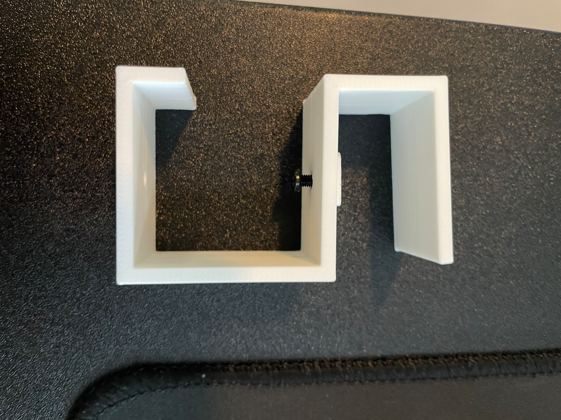 Adjustable Max 20mm desk headphone holder