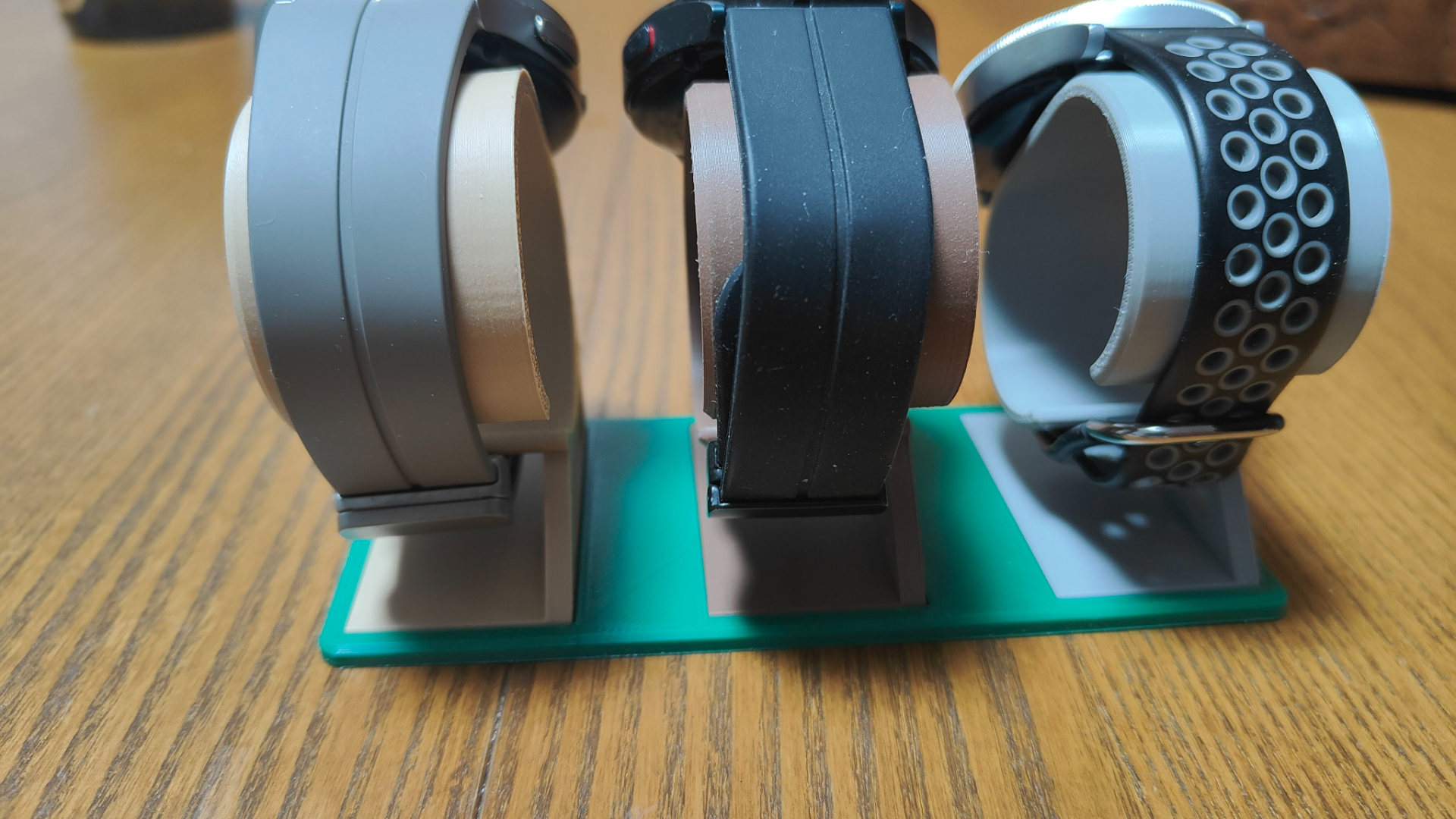 3-module front watch holder