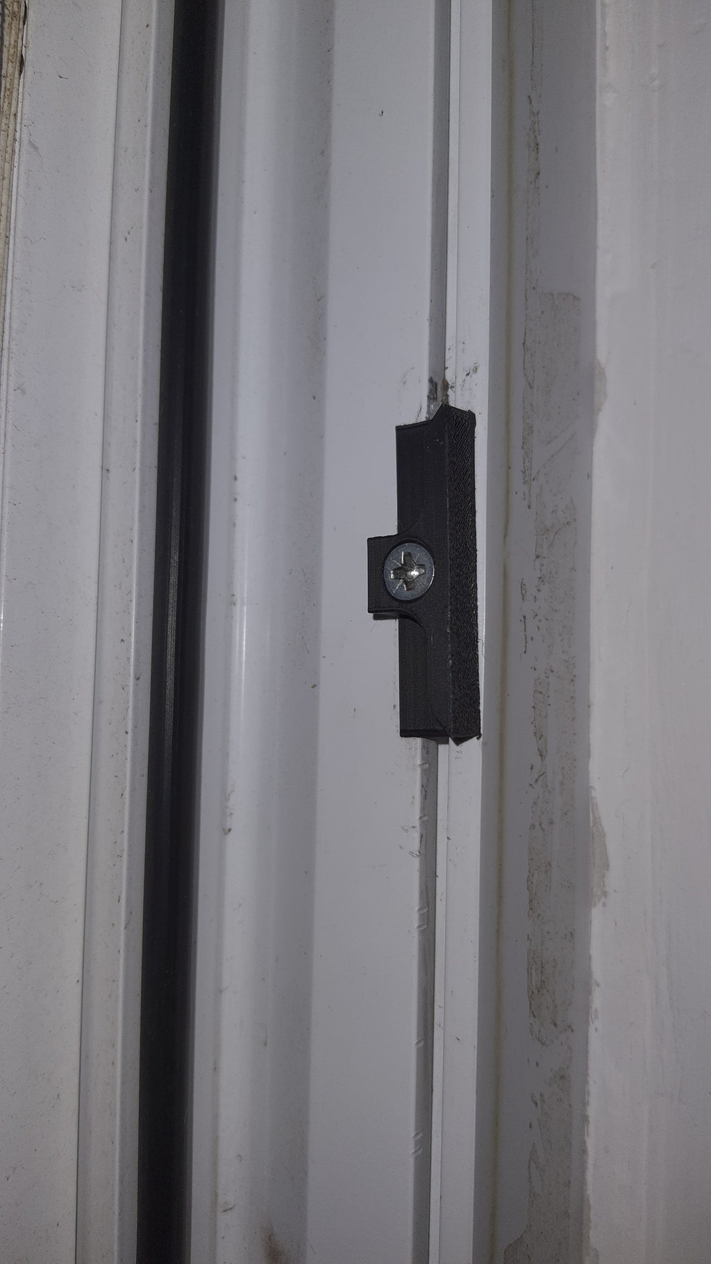 Window lock element