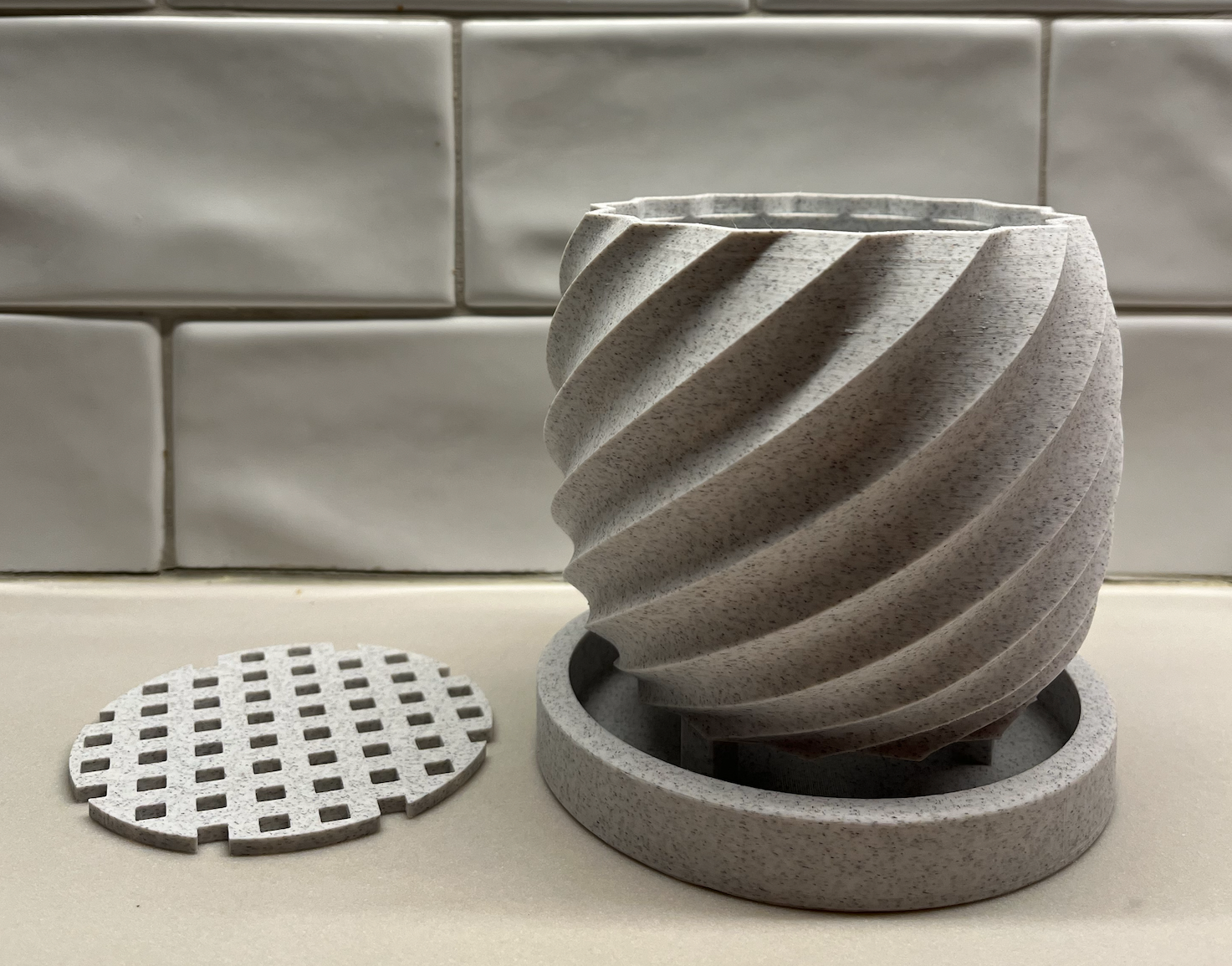 Flower pot with spiral design