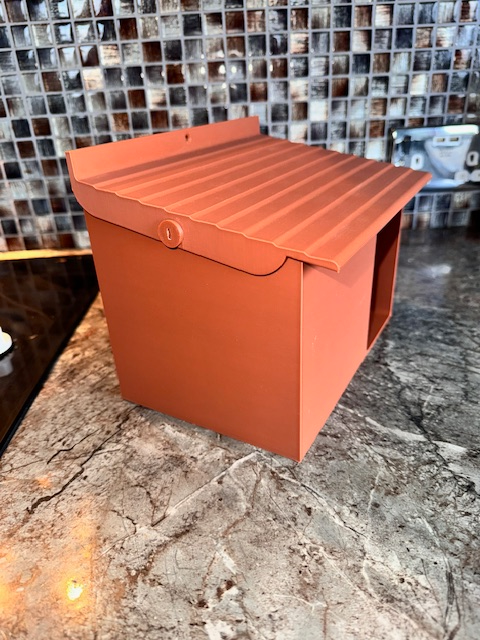 Robin nest box