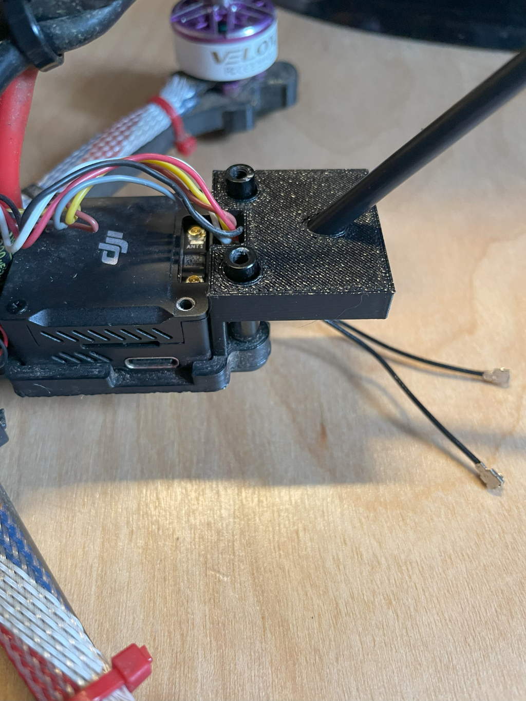 Runcam DJI O3 antenna mount for TBS Source one V5