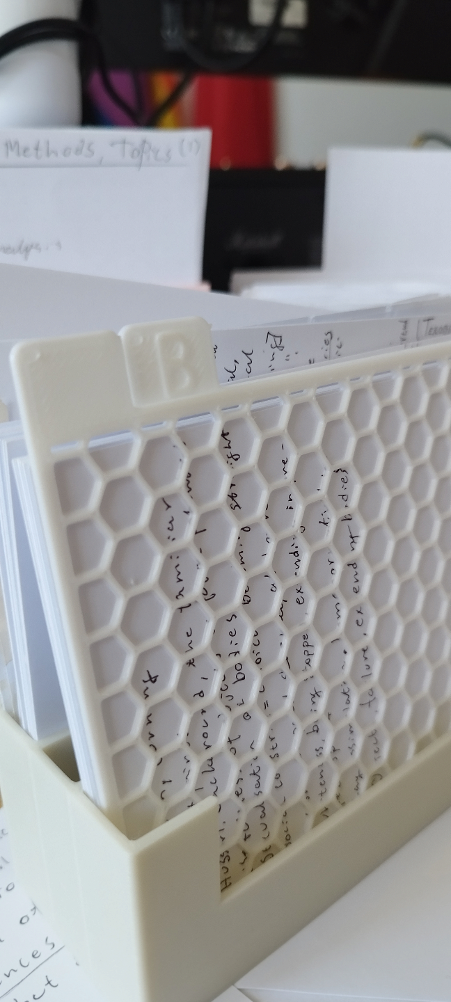 Index card dividers A6, labelled and blank