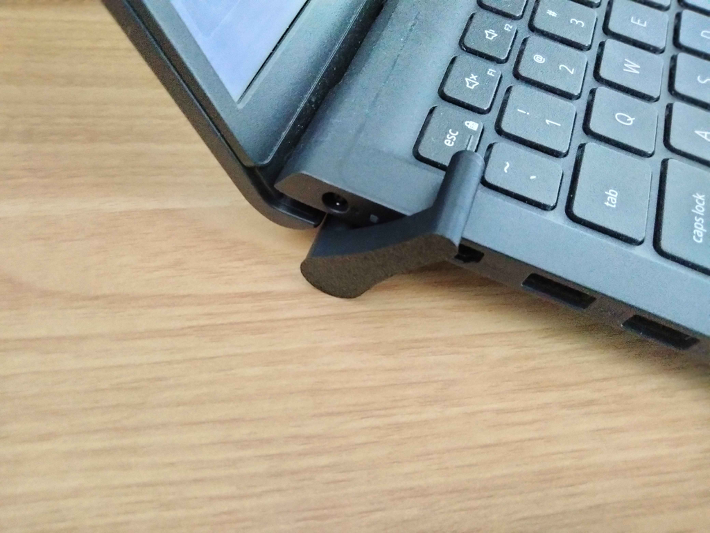 Minimalistic Laptop Raise Stand