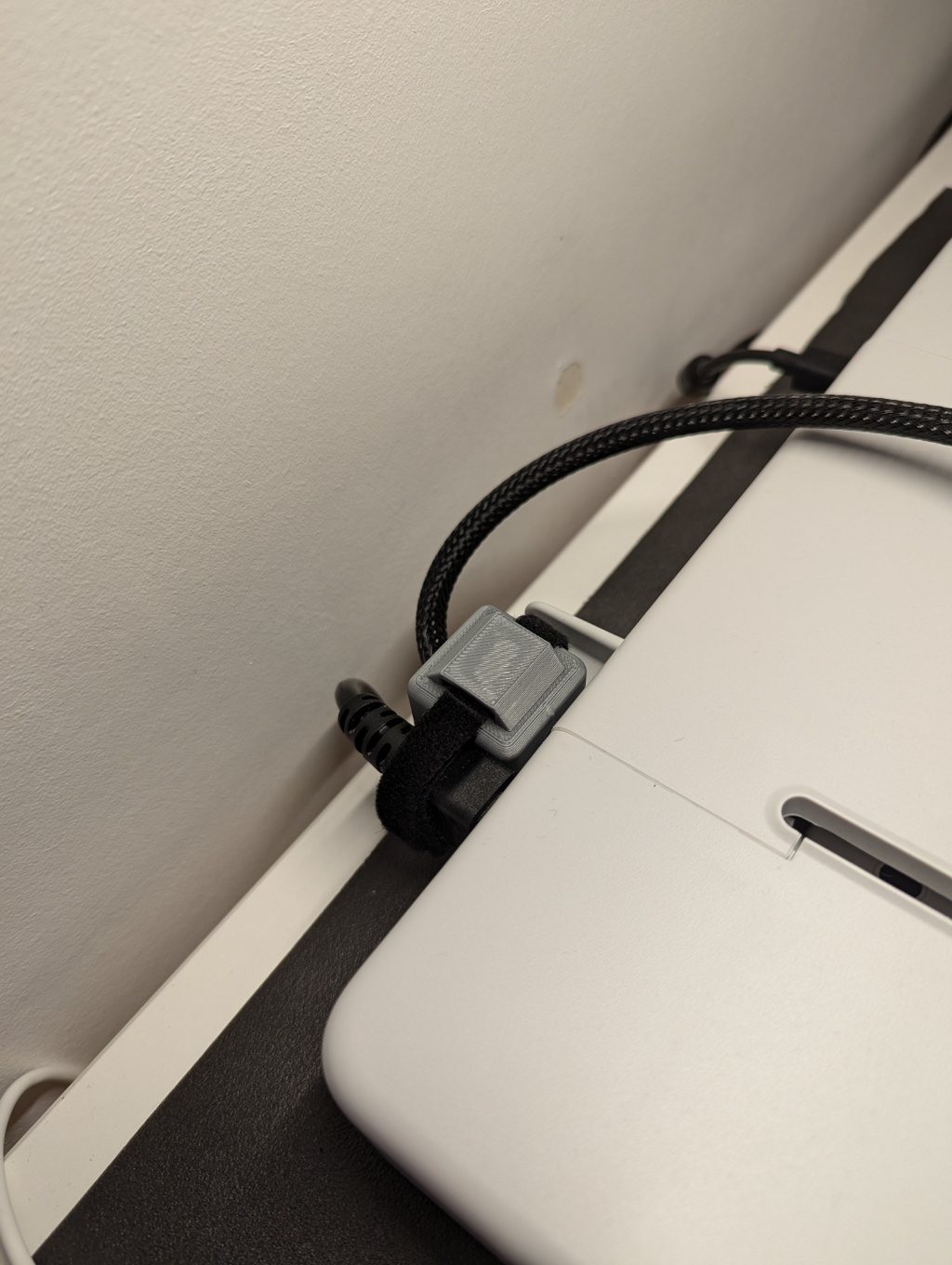 Heatbed cable guide for A1