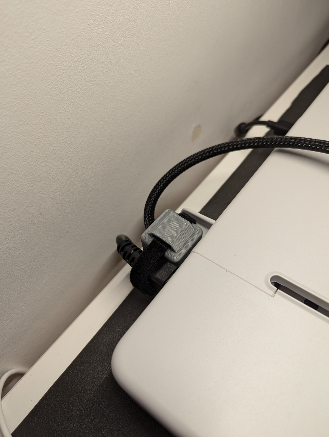 Heatbed cable guide for A1