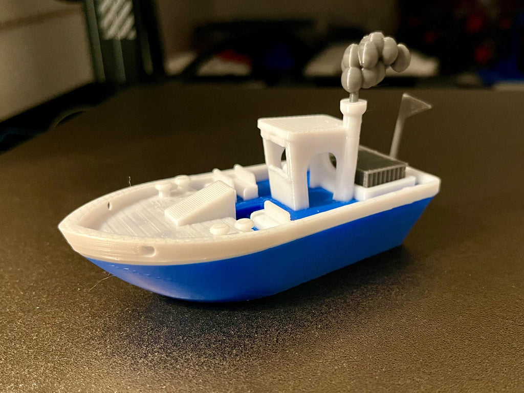 Stable floating Benchy w. Cargo Smoke & Flag (AMS)