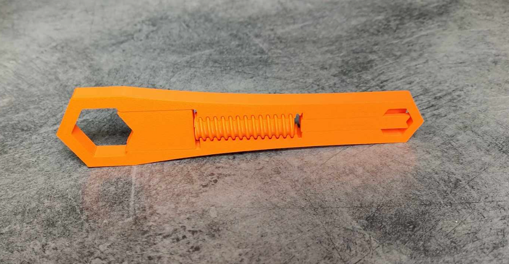 Adjustable spanner wrench