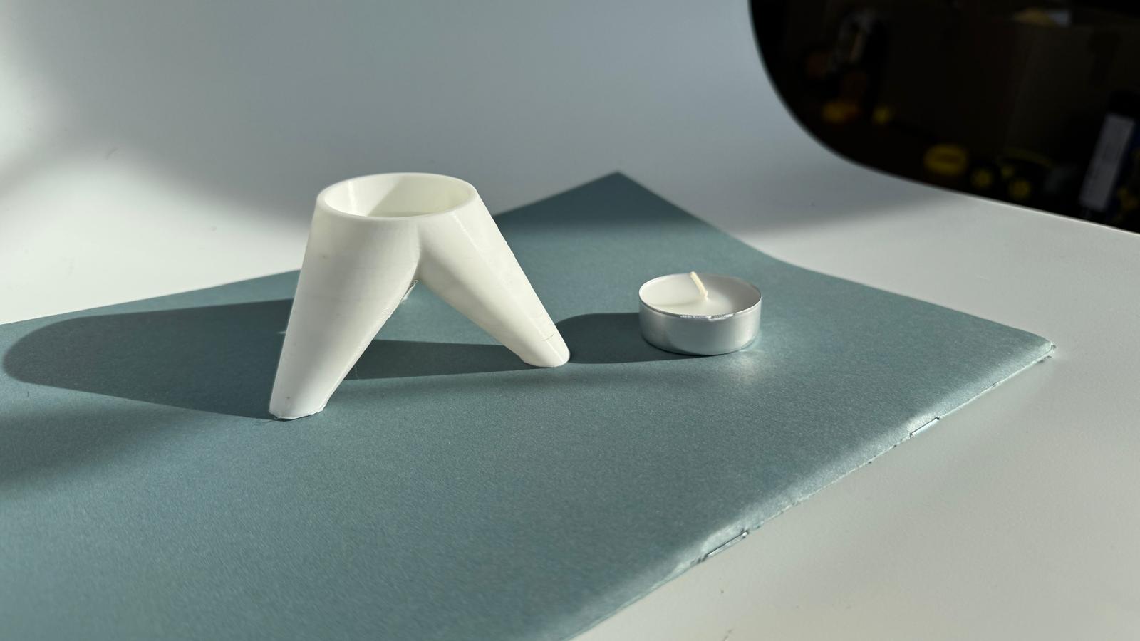*TRIPOD* candle holder