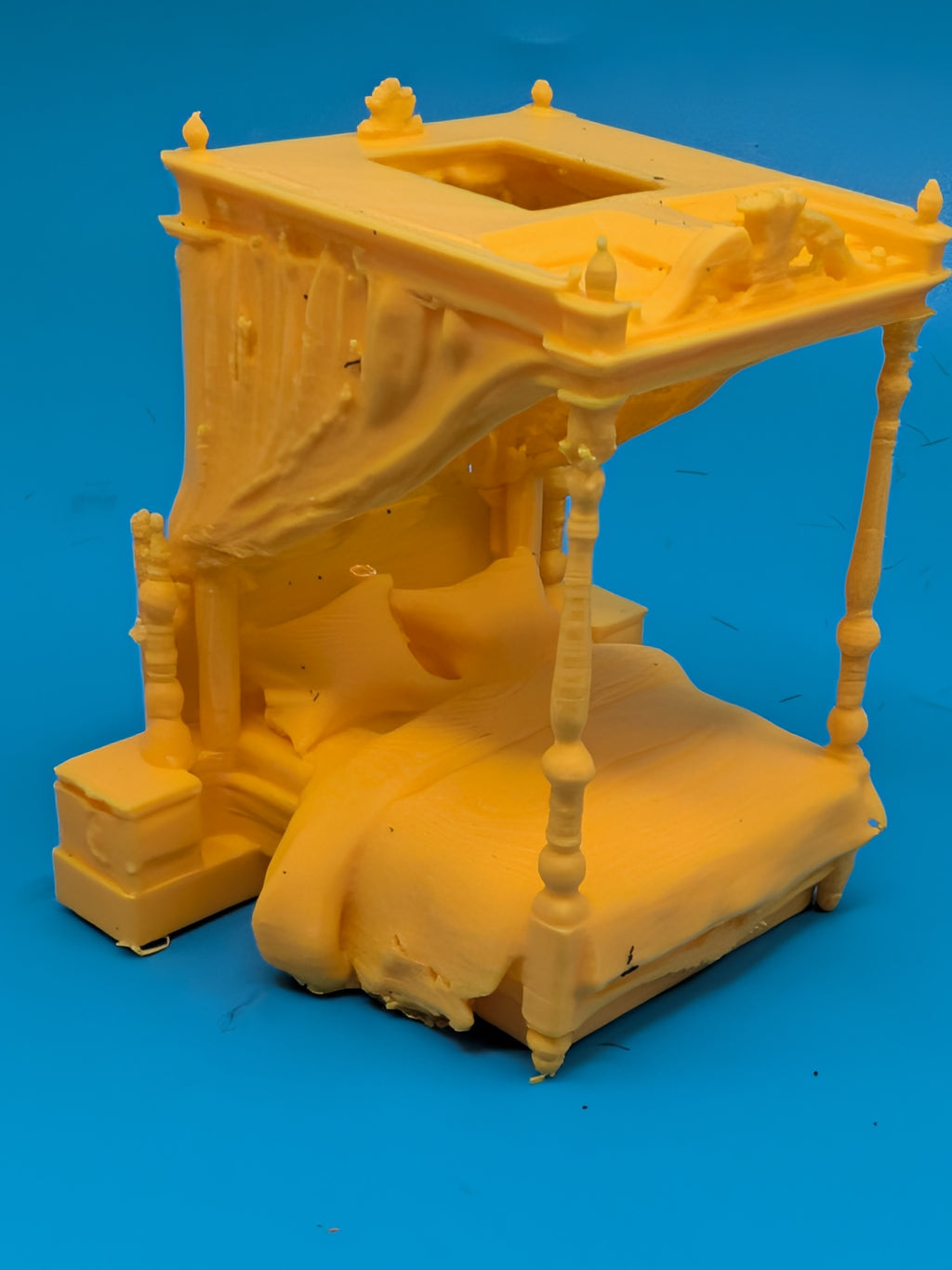 Furniture set 1 (four-poster beds)