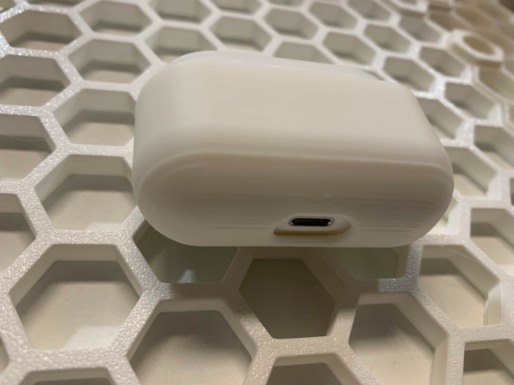AirPods Pro holder - HSW (honeycomb storage wall)