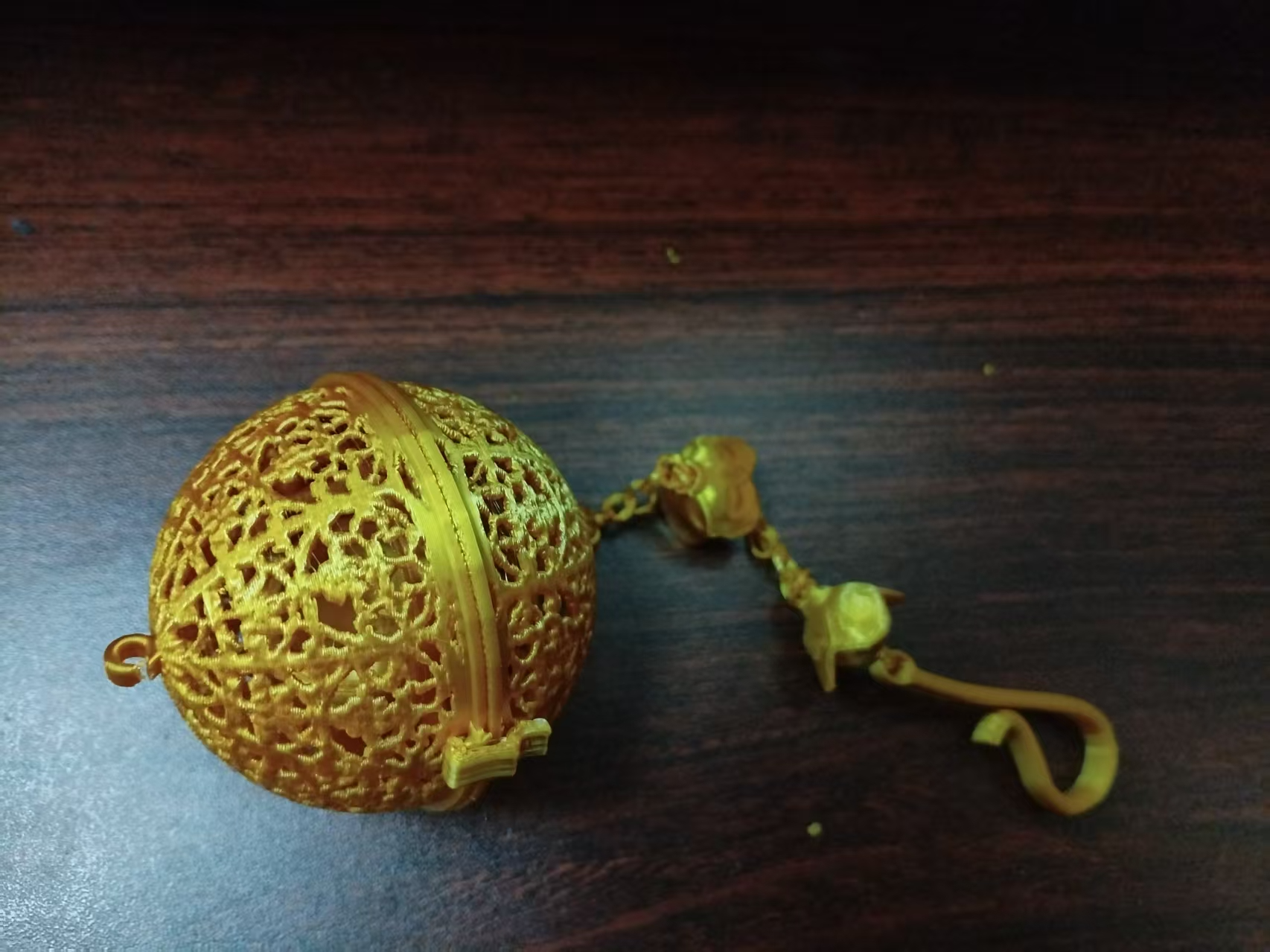 唐熏球二种：柿形花结瓜棱纹、花鸟珍禽纹（塔香、香膏适用，内含平衡球）