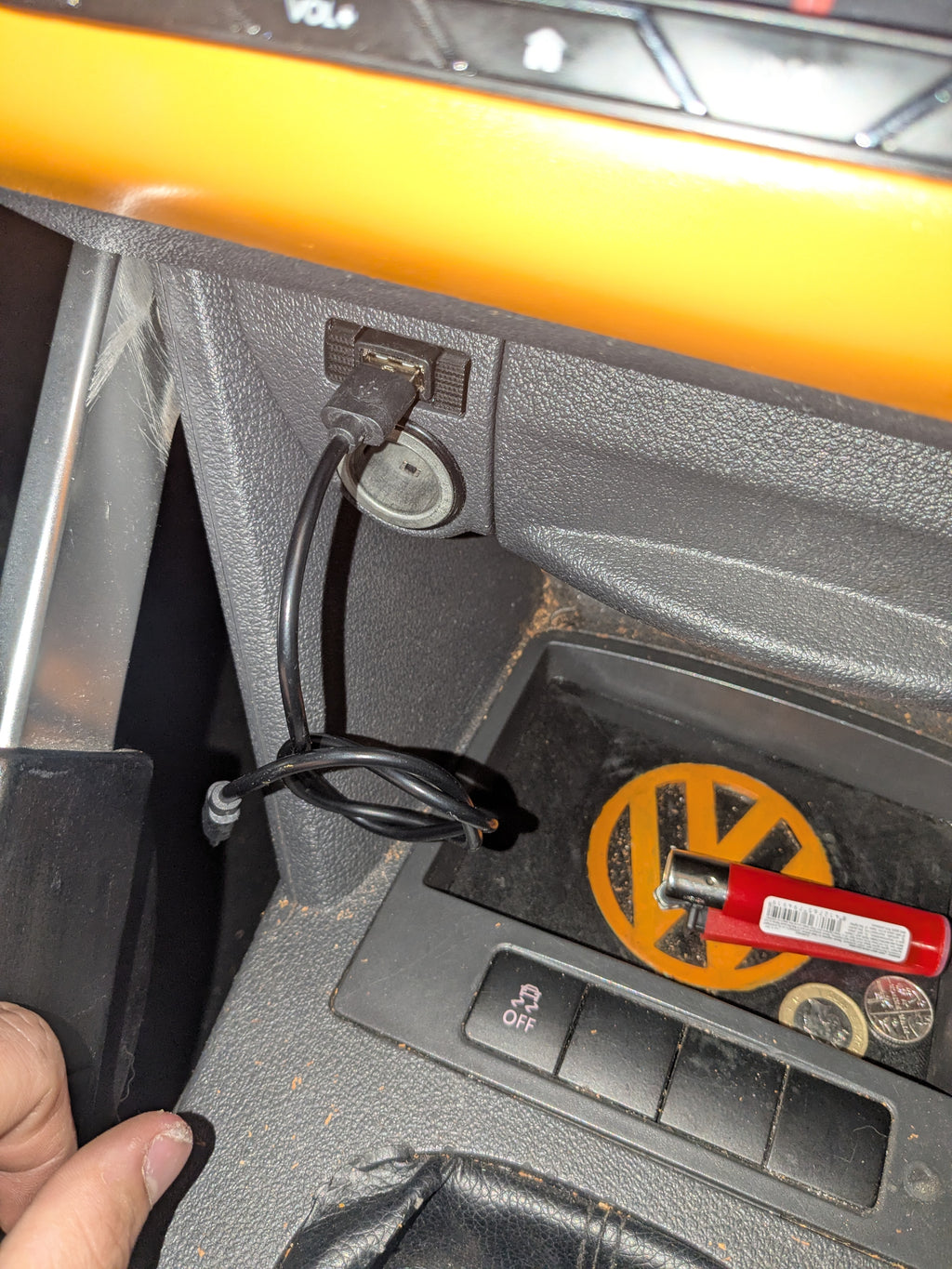 USB plug mount for VW ( volkswagen ) caddy