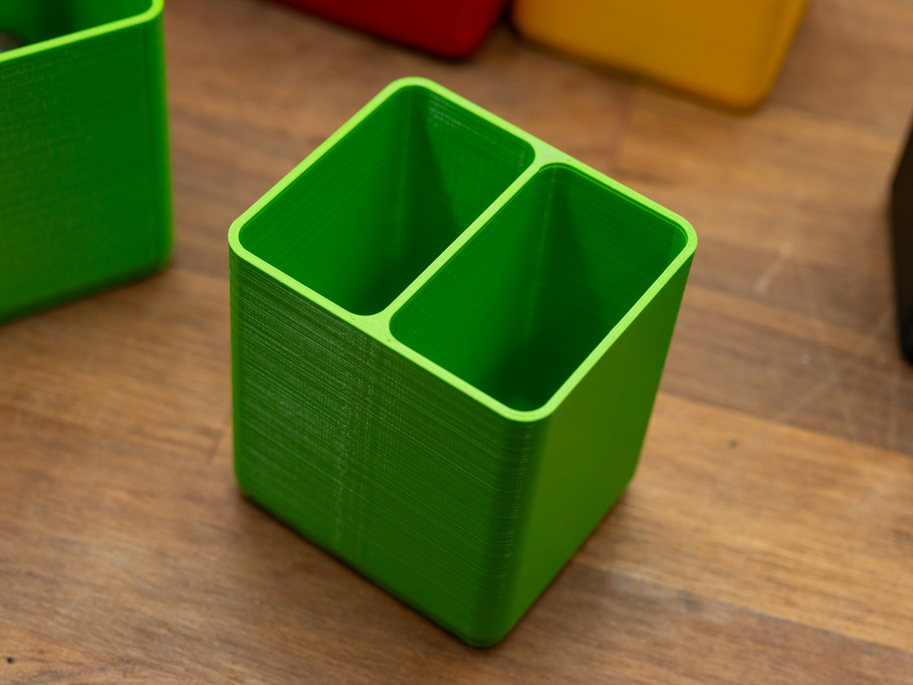 Customizable containers