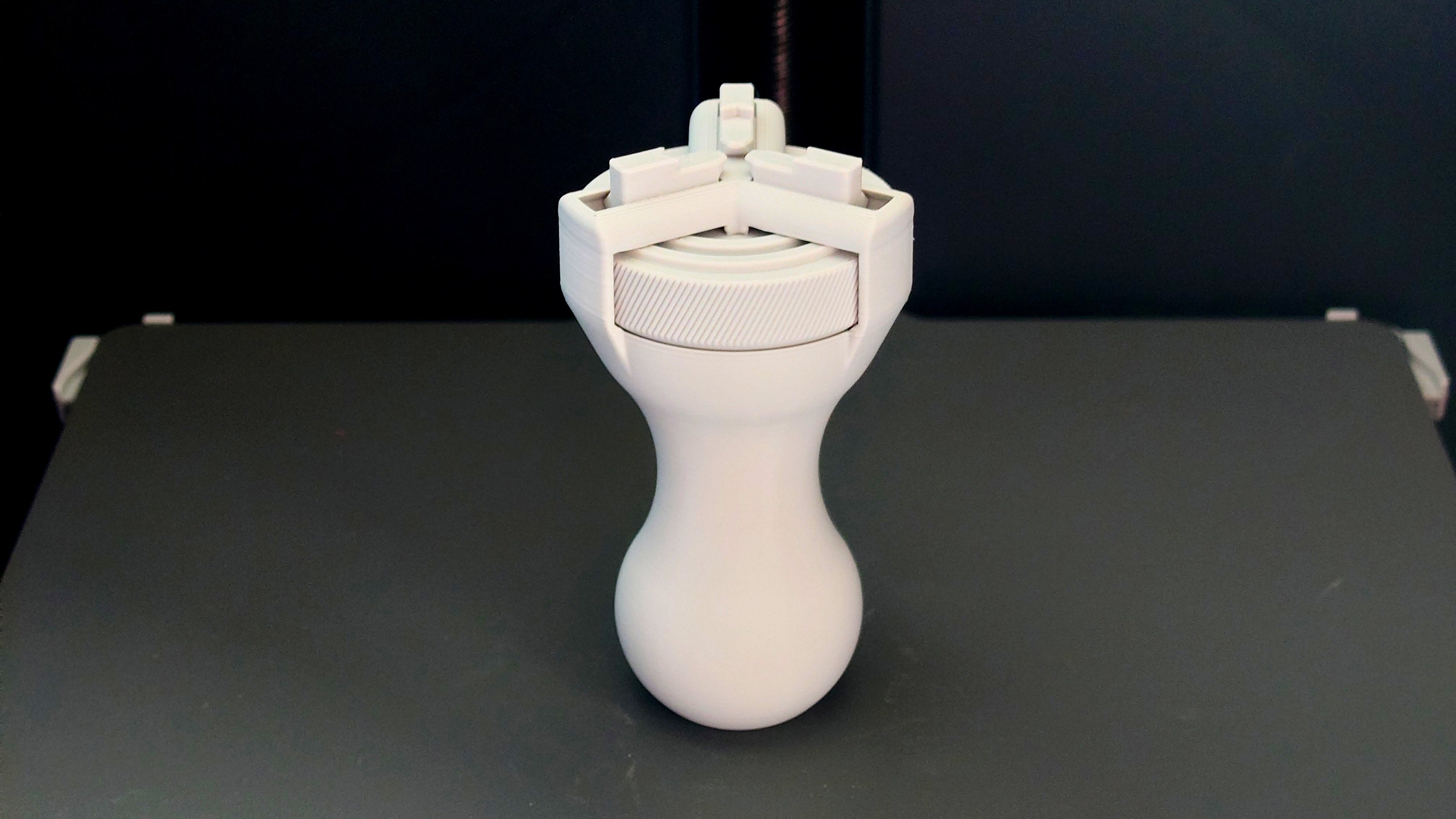Print-in-Place 3-Jaw Chuck for Painting Miniatures