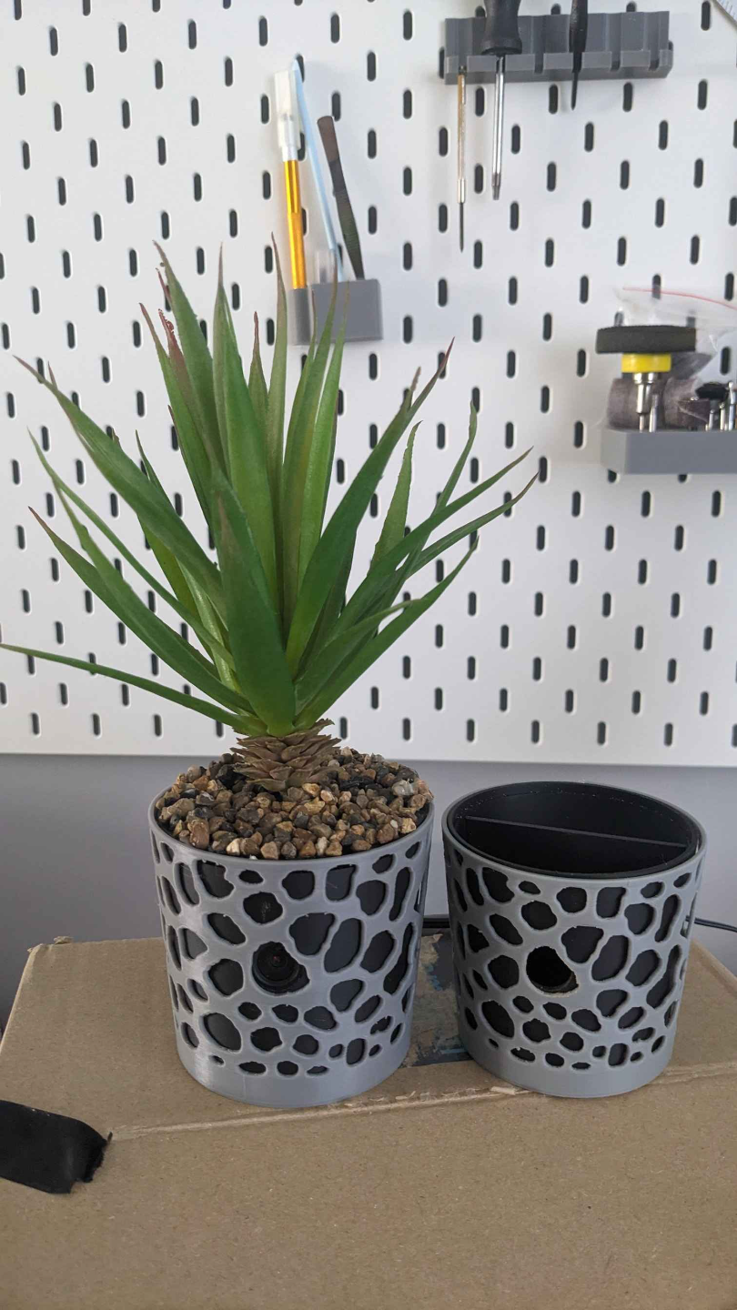 Planter spy cam
